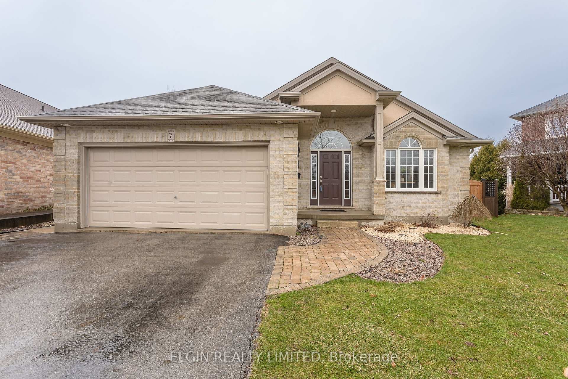 7 KOPIC Court, St. Thomas, ON N5R 4W1 - Photo 1