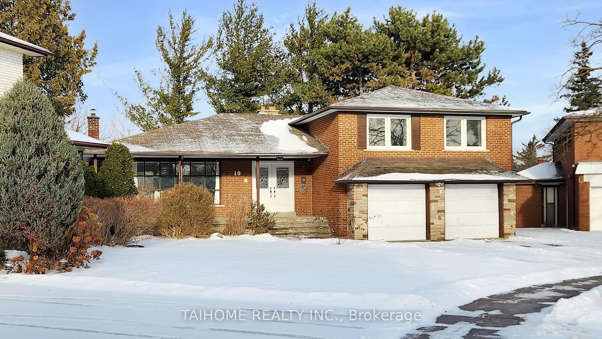 10 Centurion Court, Hillcrest Village / Bayview Village, ON M2K 2N4 - Photo 1