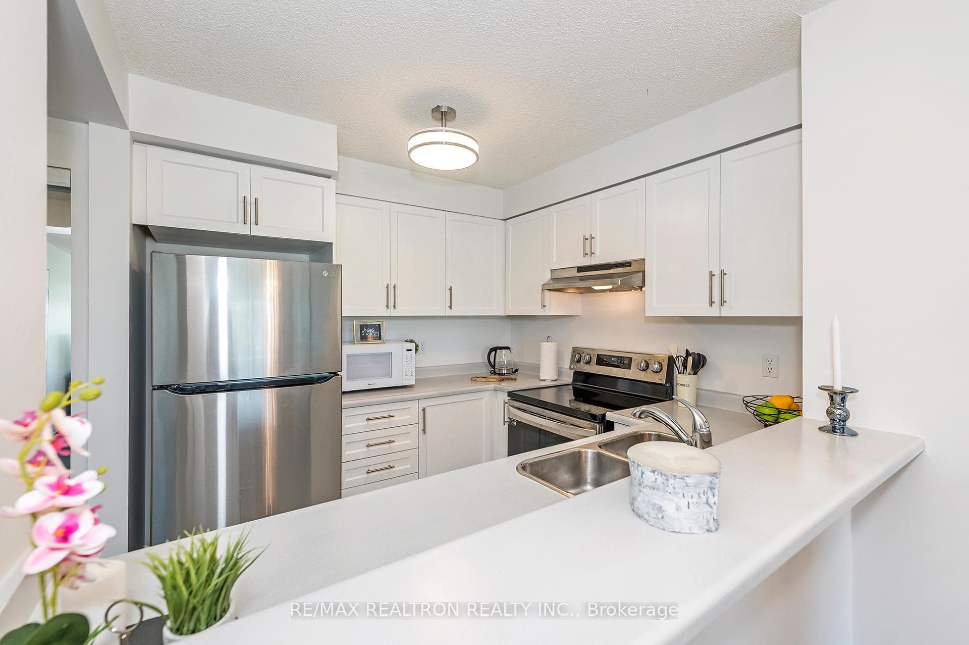 2155 Burnhamthorpe Road Unit 1301, Mississauga, ON L5L 5P4 - Photo 1
