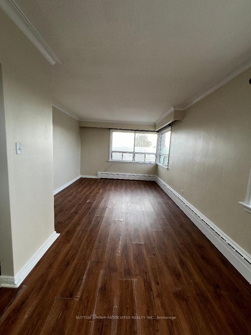 125 Ewart Avenue Unit 5, Keelesdale / Eglinton West, ON M6M 1N1 - Photo 1