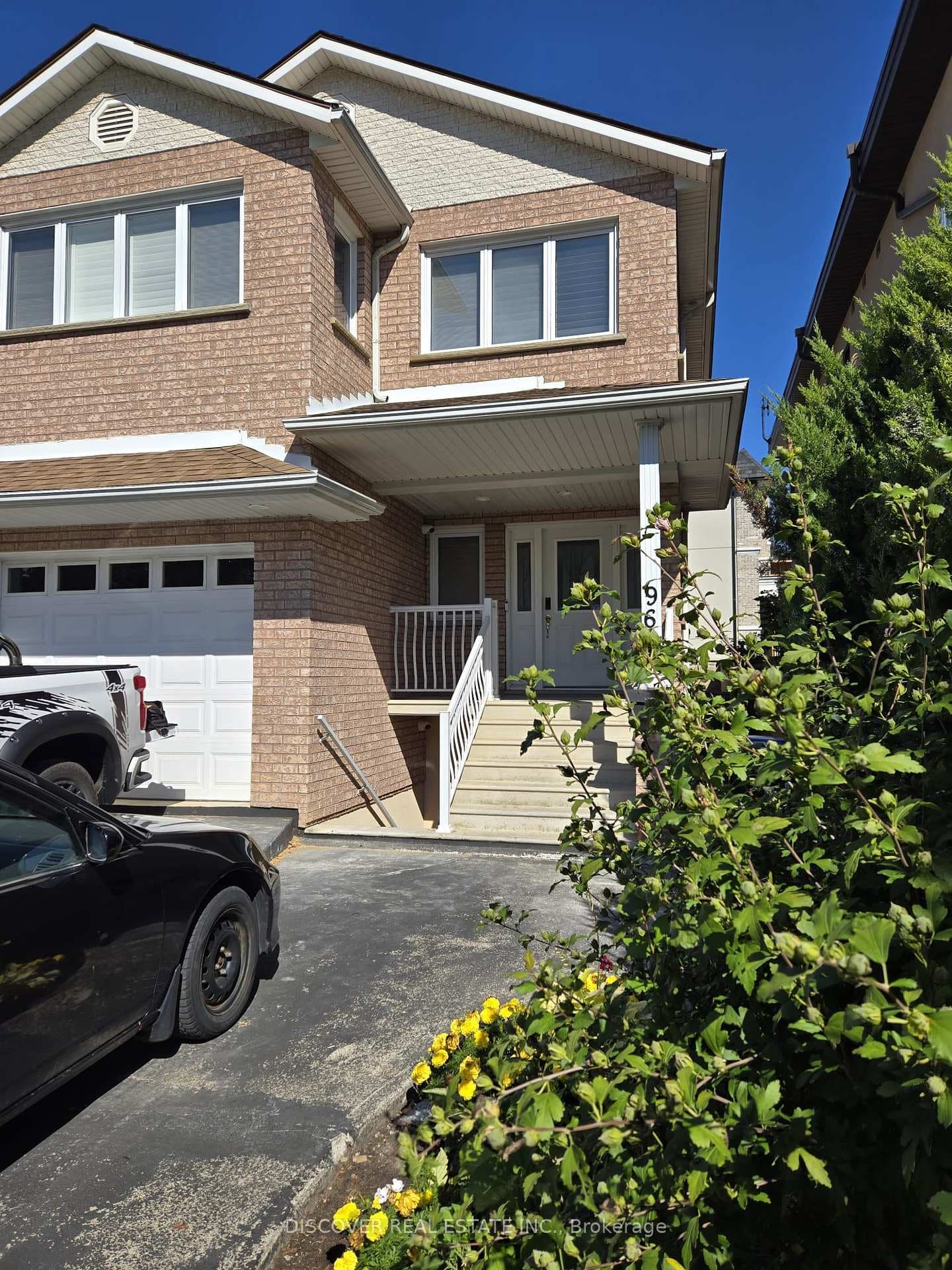 963 Hampton Crescent Unit Room, Mississauga, ON L5G 4G7 - Photo 1