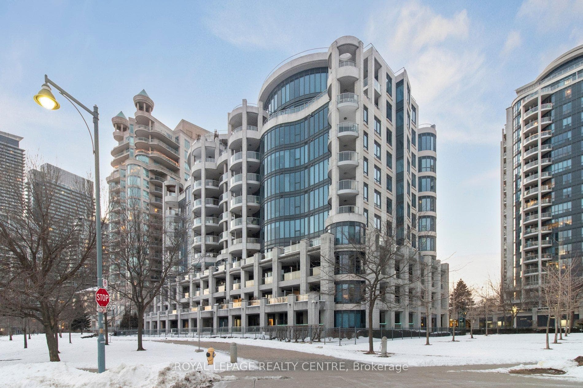 2095 Lake Shore Boulevard Unit 220, Liberty Village / Parkdale / South Parkdale, ON M8V 4G4 - Photo 1