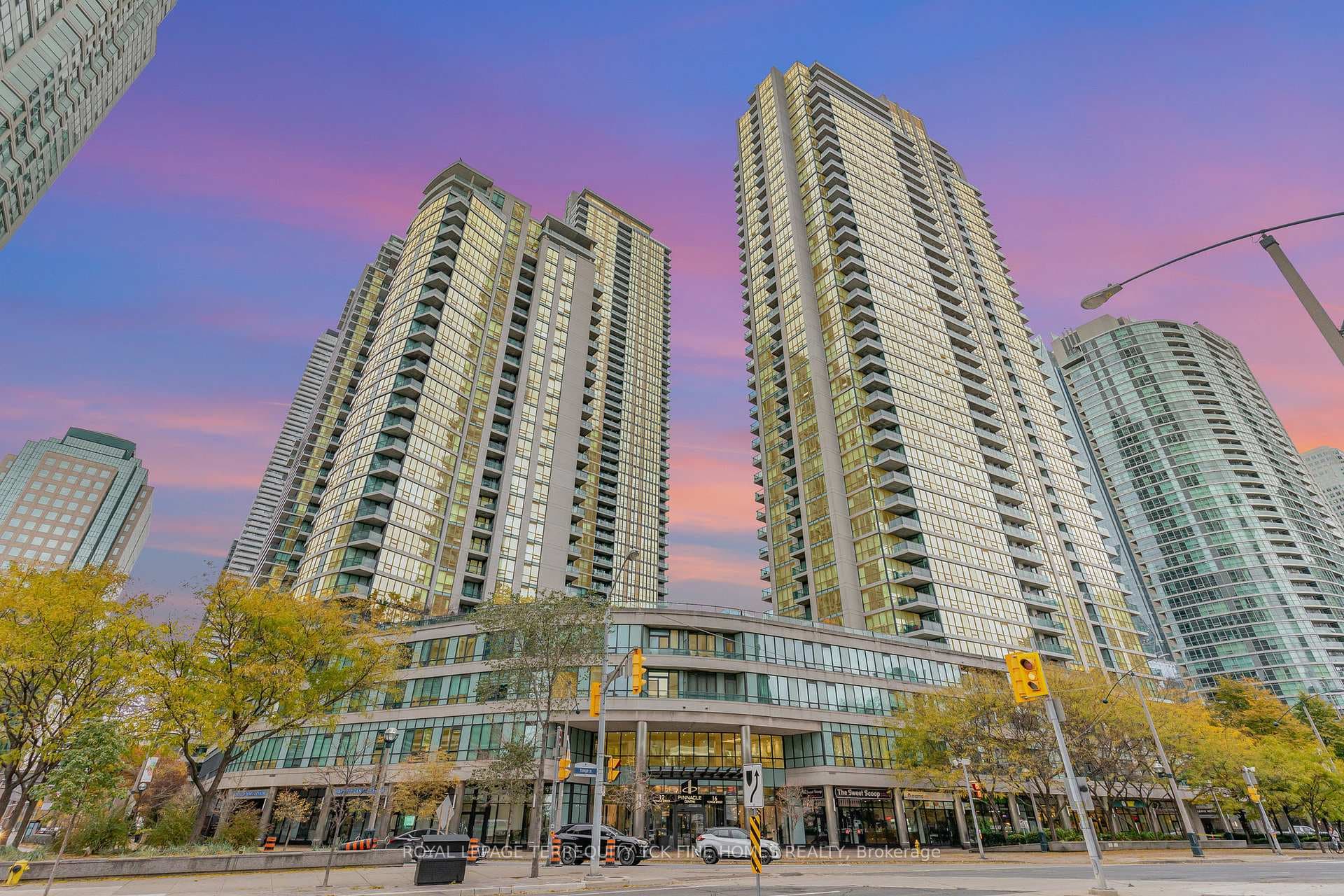 16 Yonge Street Unit 2604, Downtown Toronto / Waterfront, ON M5E 2A1 - Photo 1