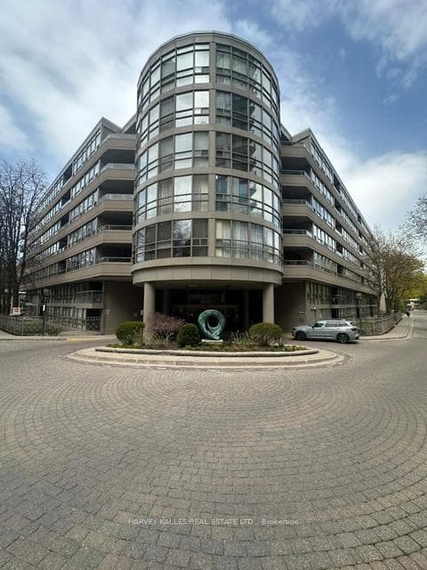 18 Lower Village Gate Unit PH4, Forest Hill / Deer Park, ON M5P 3M1 - Photo 1