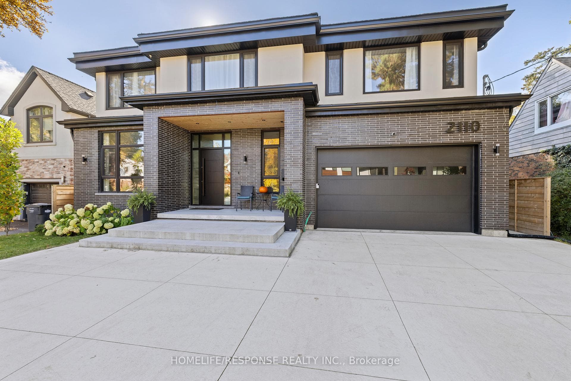 2110 Courtland Crescent, Mississauga, ON L4Y 1V2 - Photo 1