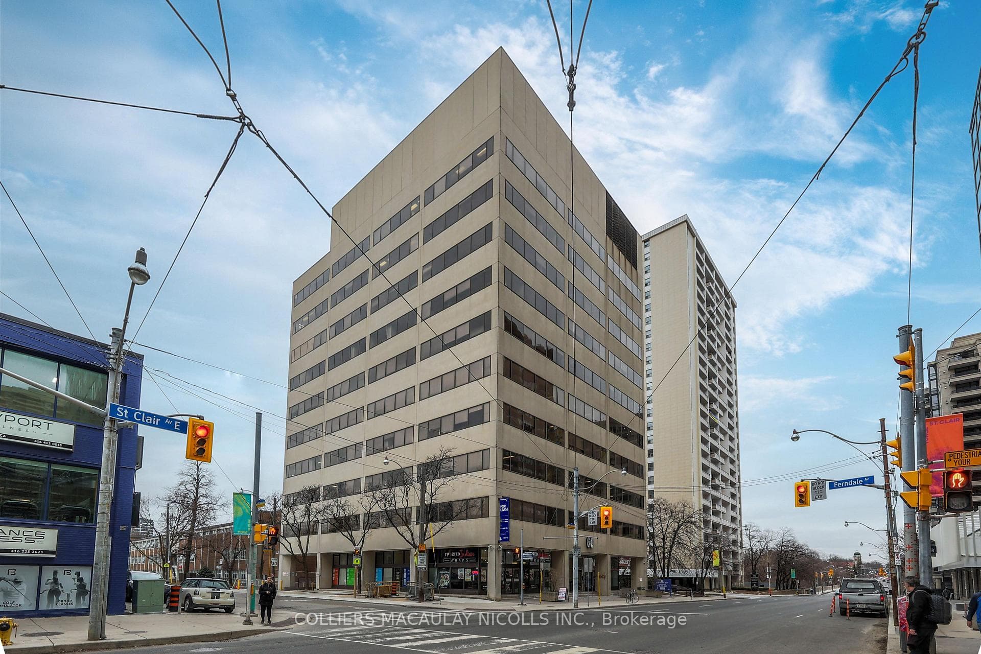 60 St.Clair Avenue Unit 702, Rosedale / Moore Park, ON M4T 1N5 - Photo 1