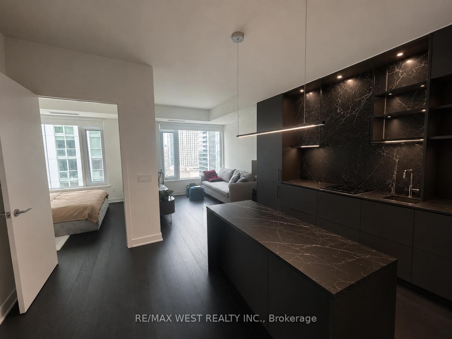 11 Yorkville Avenue Unit 1809, Annex / Yorkville / Summerhill, ON M4W 1L2 - Photo 1