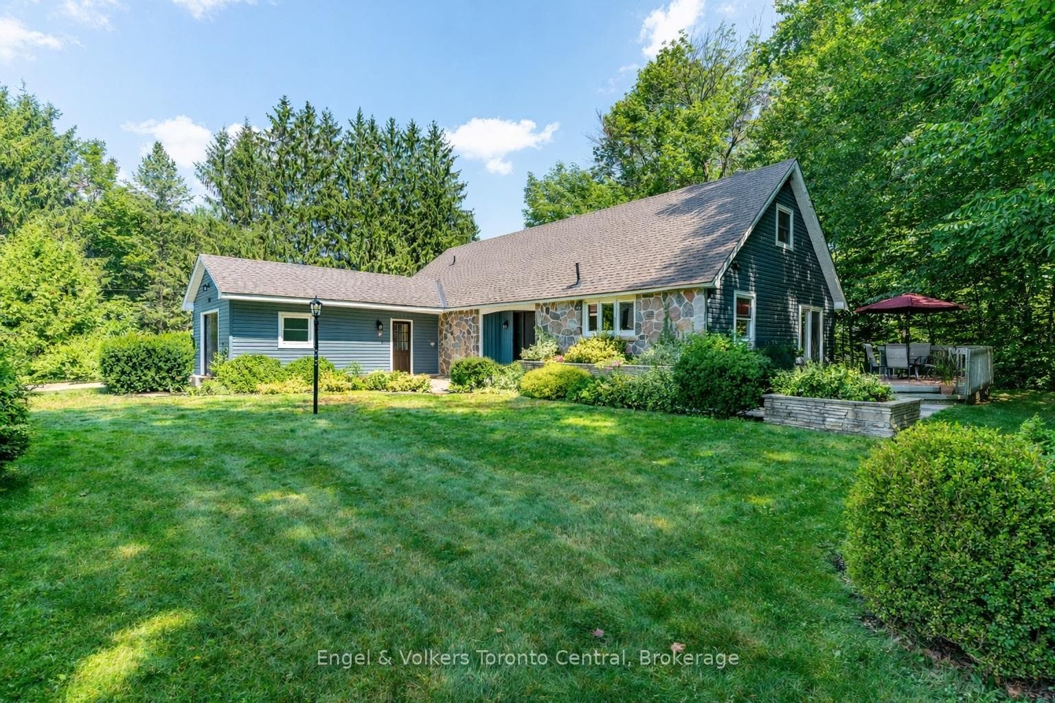 435 4TH Avenue, Owen Sound, ON N4K 4V1 - Photo 1