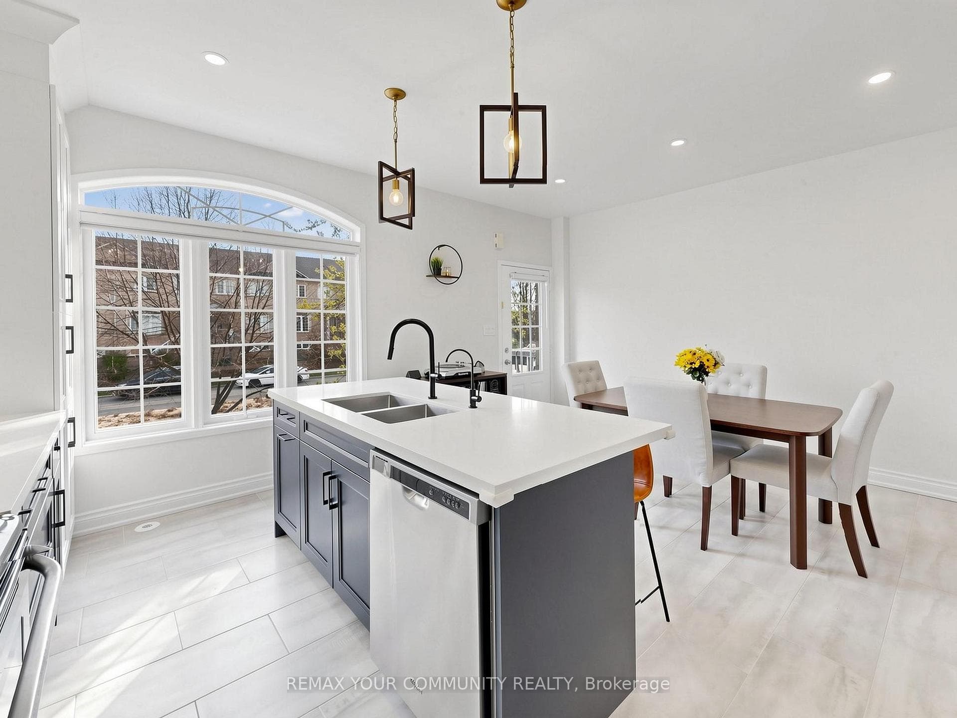 2327 Sutton Drive, Burlington, ON L7L 6Y9 - Photo 1
