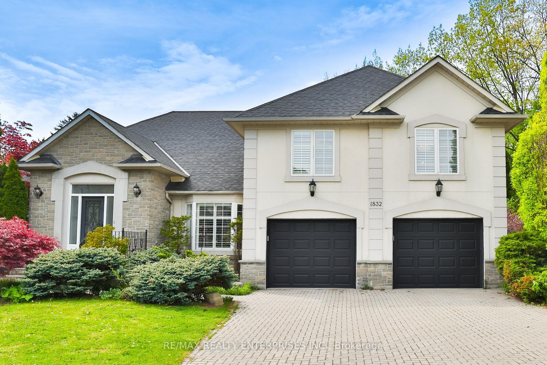 1832 Chesbro Court, Mississauga, ON L5H 4H2 - Photo 1