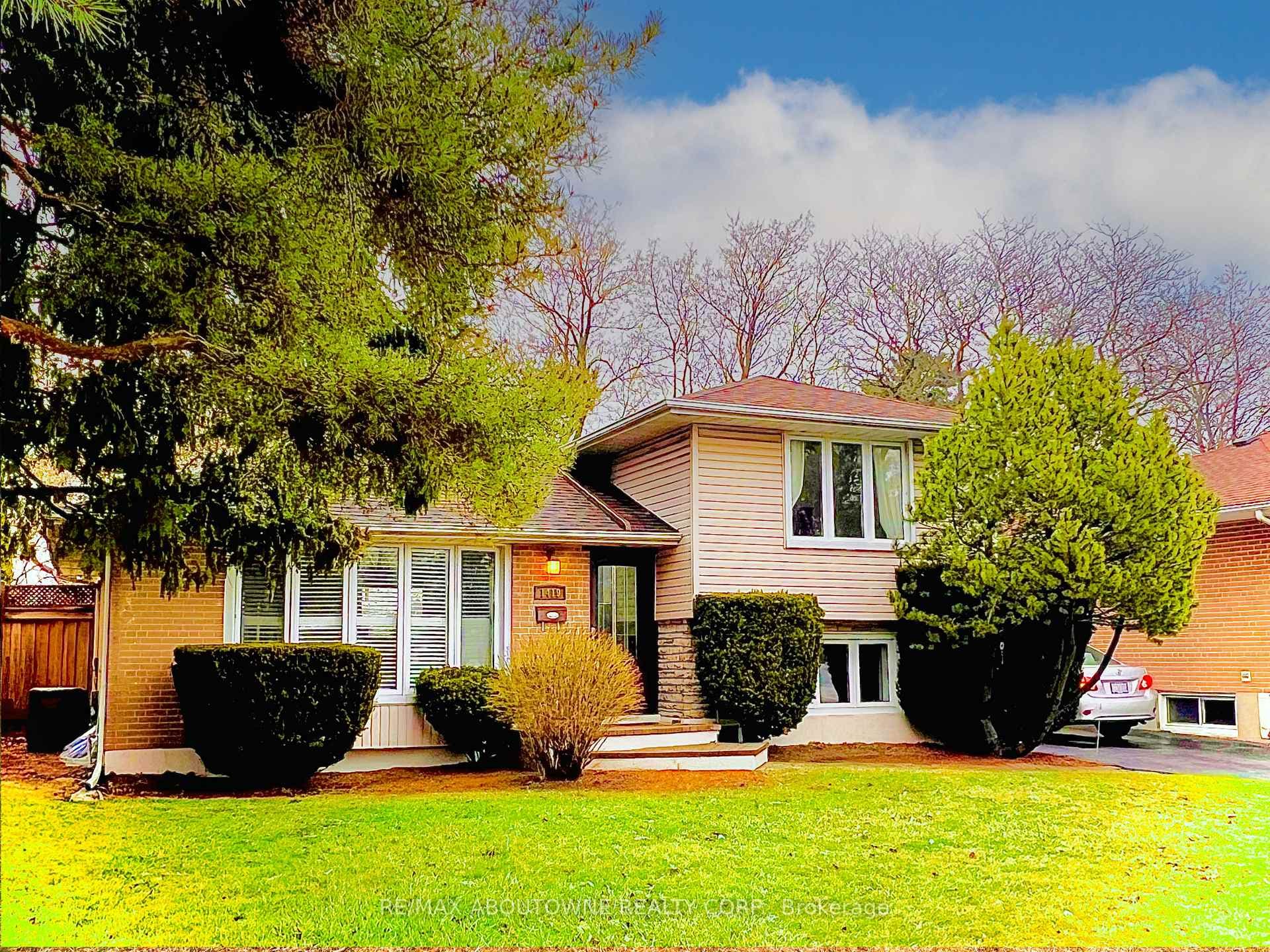 1419 Sandgate Crescent, Mississauga, ON L5J 2E3 - Photo 1