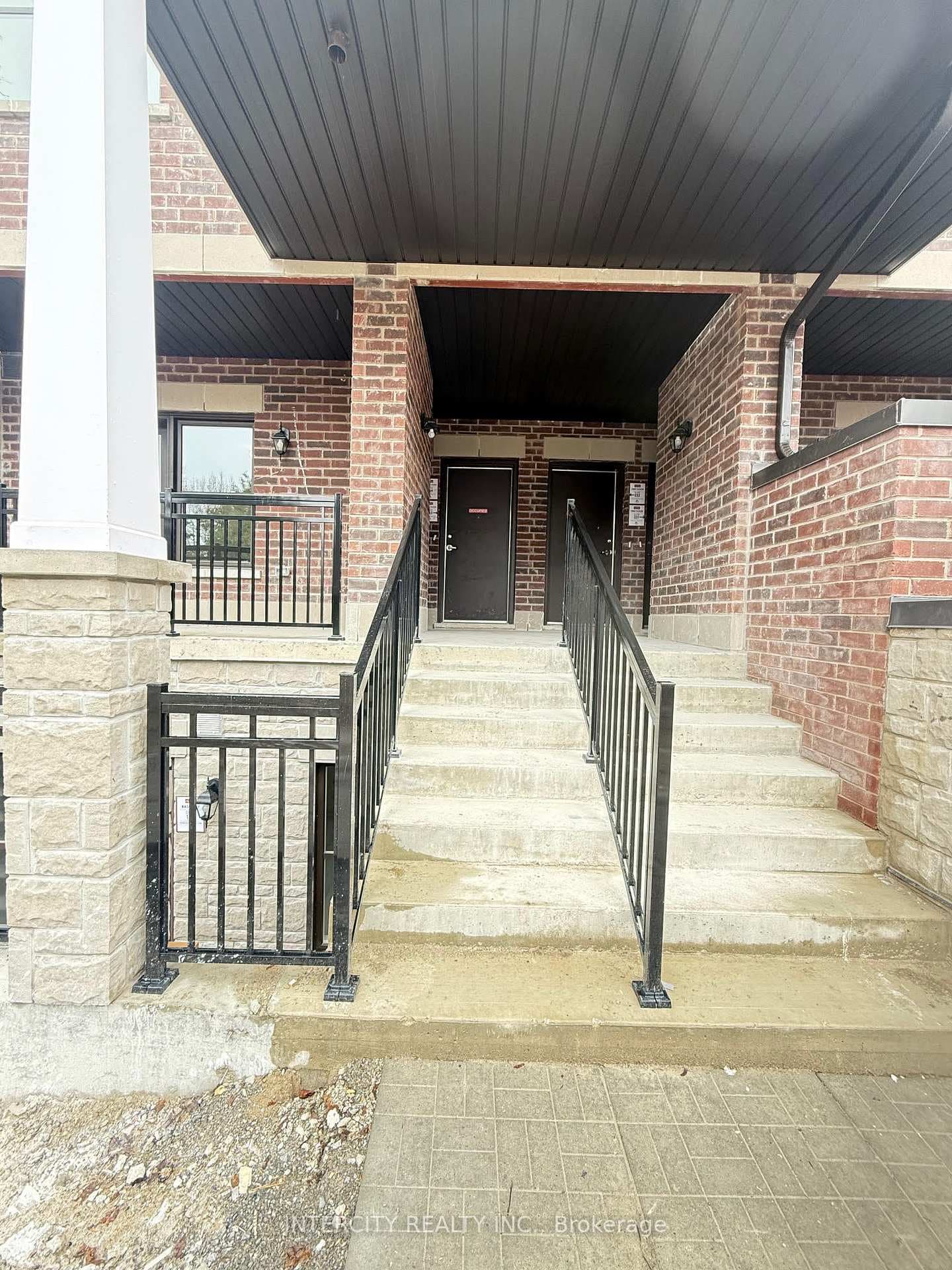 111-15100 Yonge Street Unit 235, Aurora, ON L4G 4C8 - Photo 1