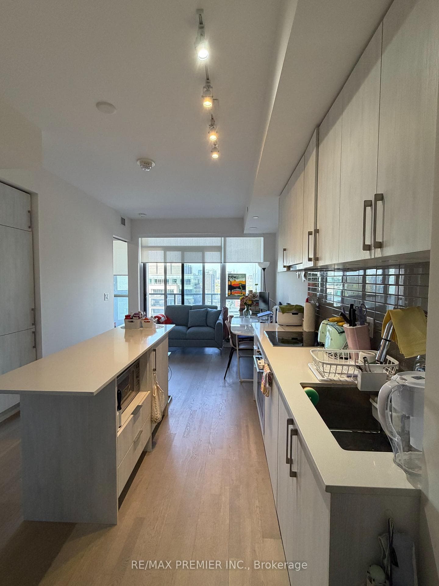 88 Cumberland Street Unit 1905, Annex / Yorkville / Summerhill, ON M5R 1A3 - Photo 1