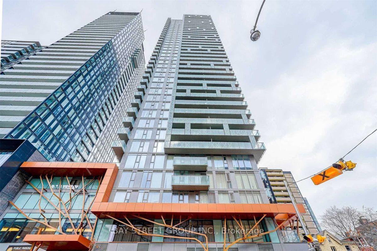 50 Wellesley Street Unit 3902, Toronto C08