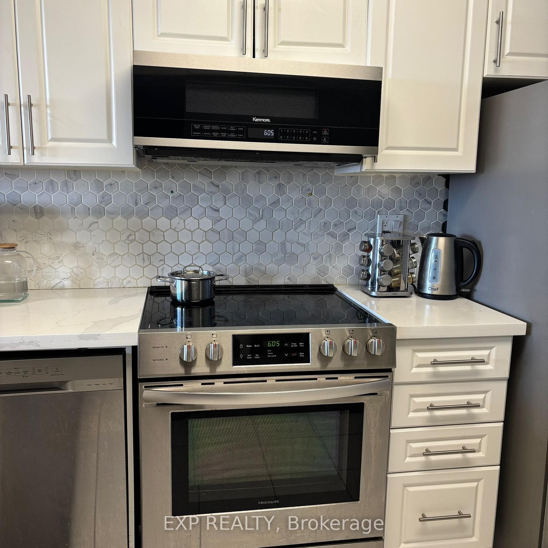 236 Albion Road Unit 2009, Etobicoke (West Mall / Rexdale), ON M9W 6A6 - Photo 1