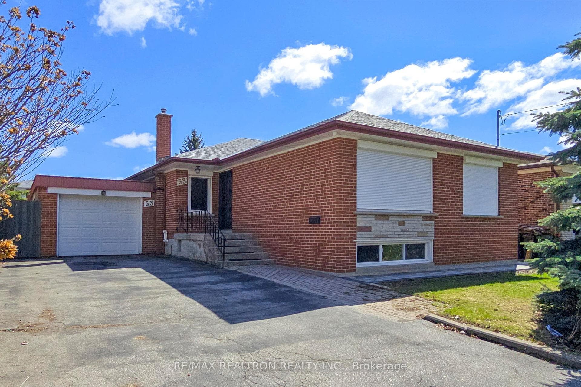 53 Fairglen Avenue, Scarborough Village / Eglinton East, ON M1T 1G8 - Photo 1
