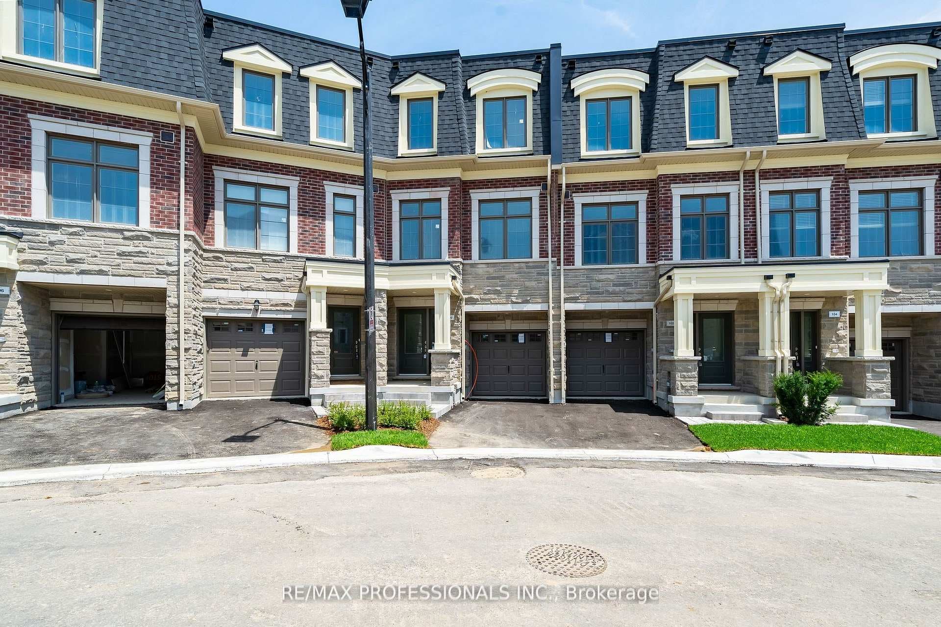 100 Salina Street, Mississauga, ON L4M 1X8 - Photo 1
