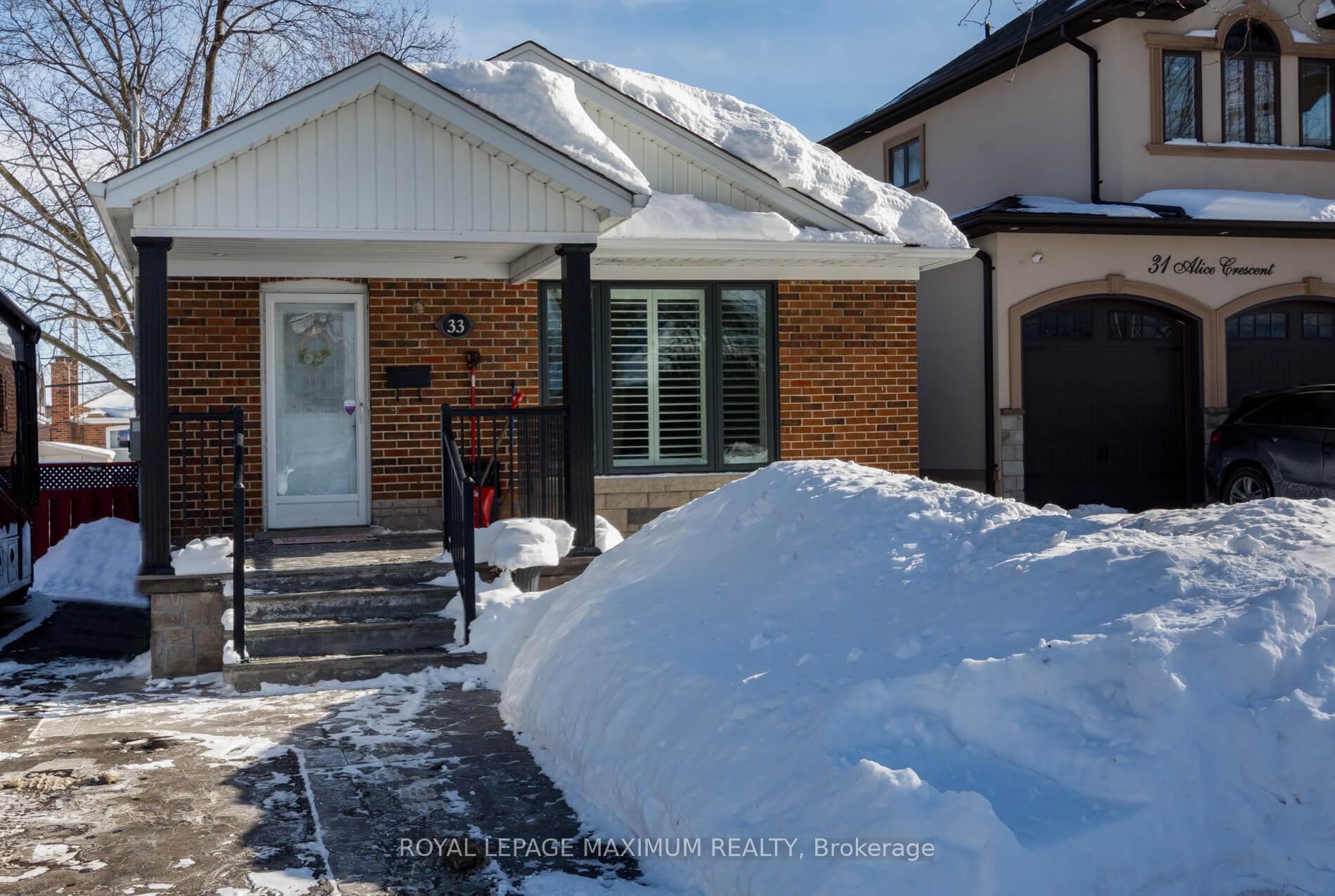 33 Alice Crescent, Dorset Park / Kennedy Park, ON M1R 4N6 - Photo 1
