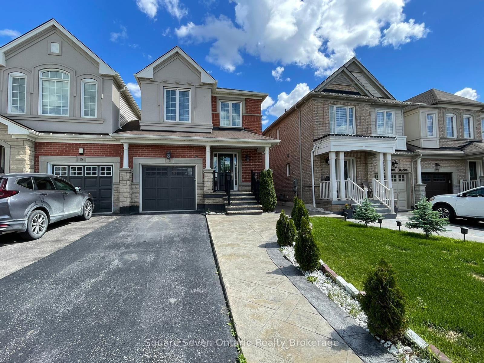 16 Napoleon Crescent Unit ( lower level ), Brampton, ON L6P 3K5 - Photo 1
