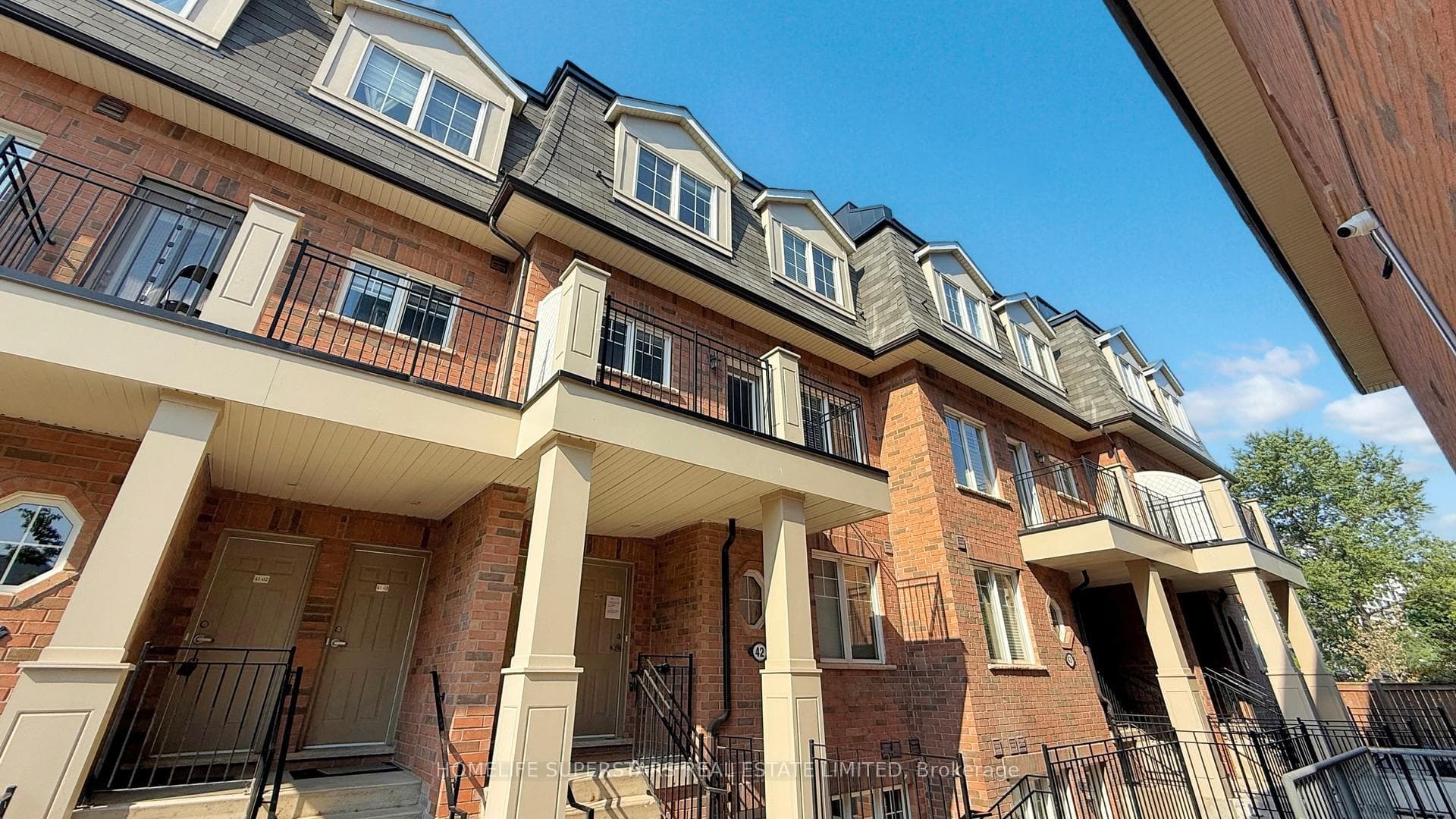 2420 Baronwood Drive Unit 42-02, Oakville