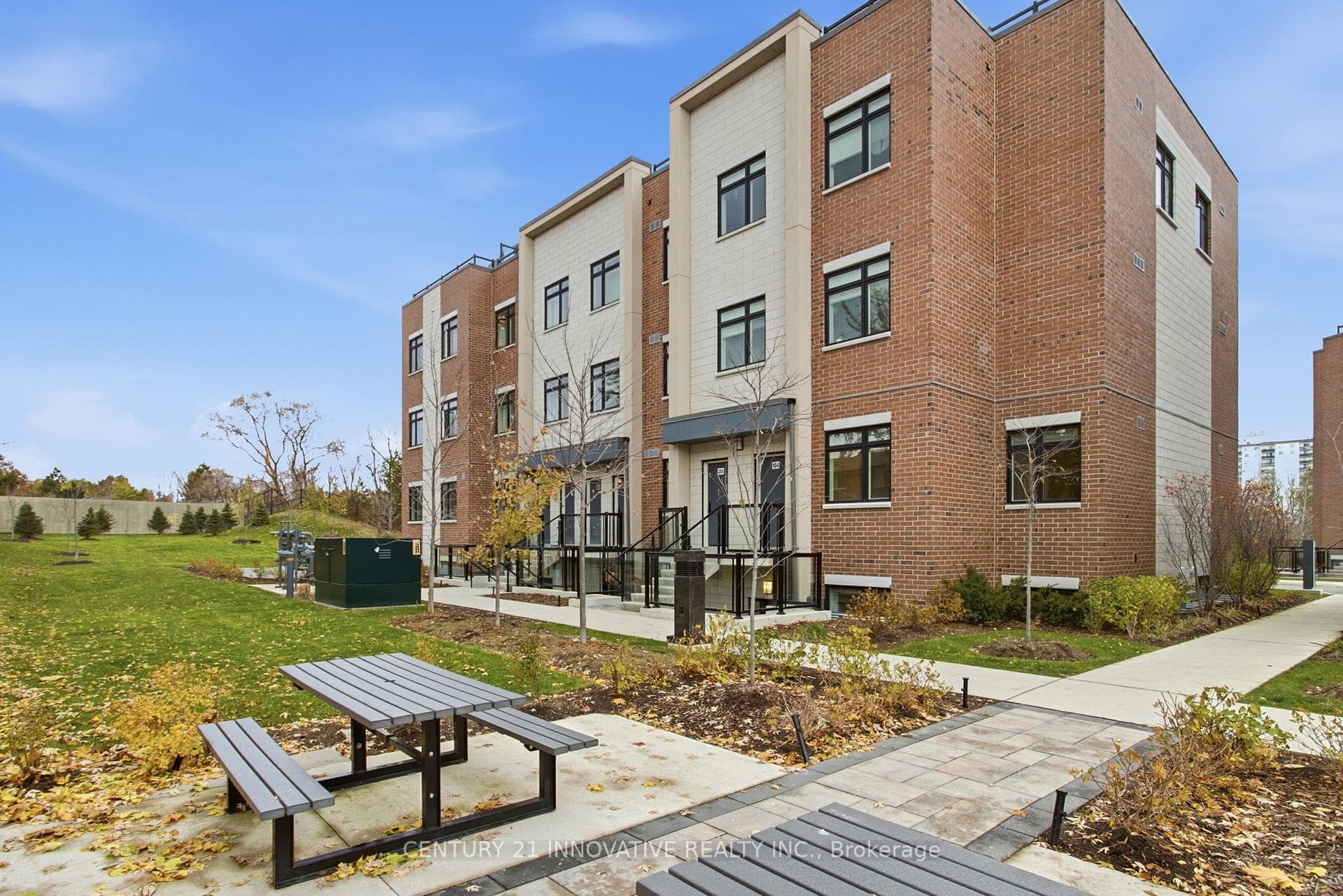 1115 Douglas McCurdy Common Street Unit 104, Mississauga, ON L5G 0C6 - Photo 1