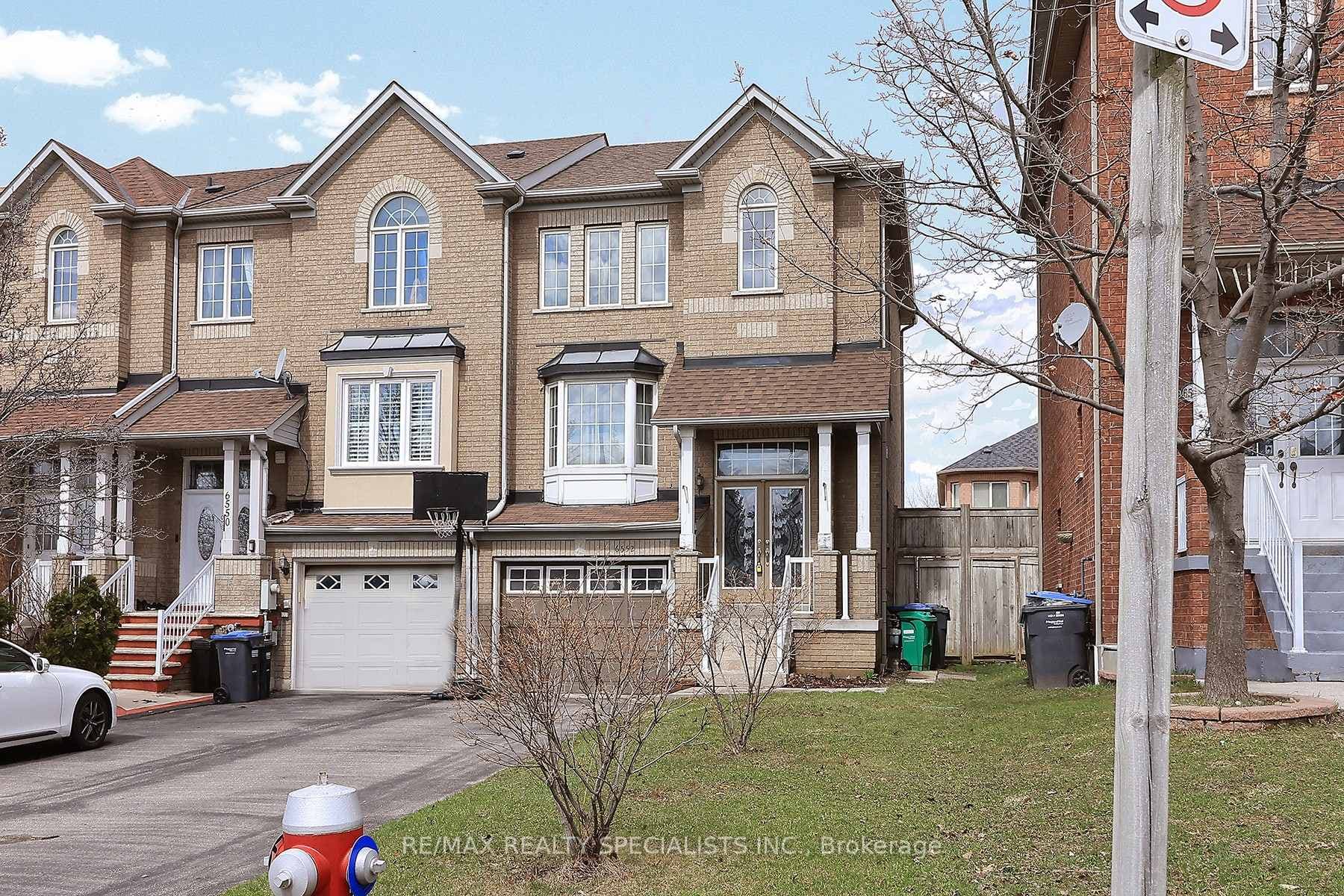 6552 Opera Glass Crescent, Mississauga, ON L5W 1R8 - Photo 1