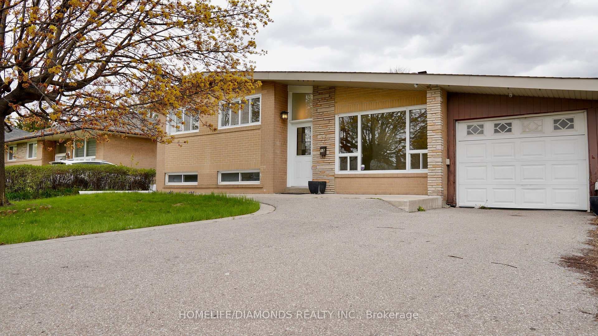 15 ATHLONE Avenue, Brampton