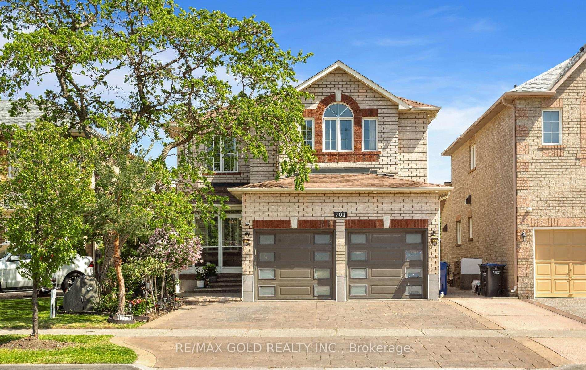 702 Twain Avenue, Mississauga