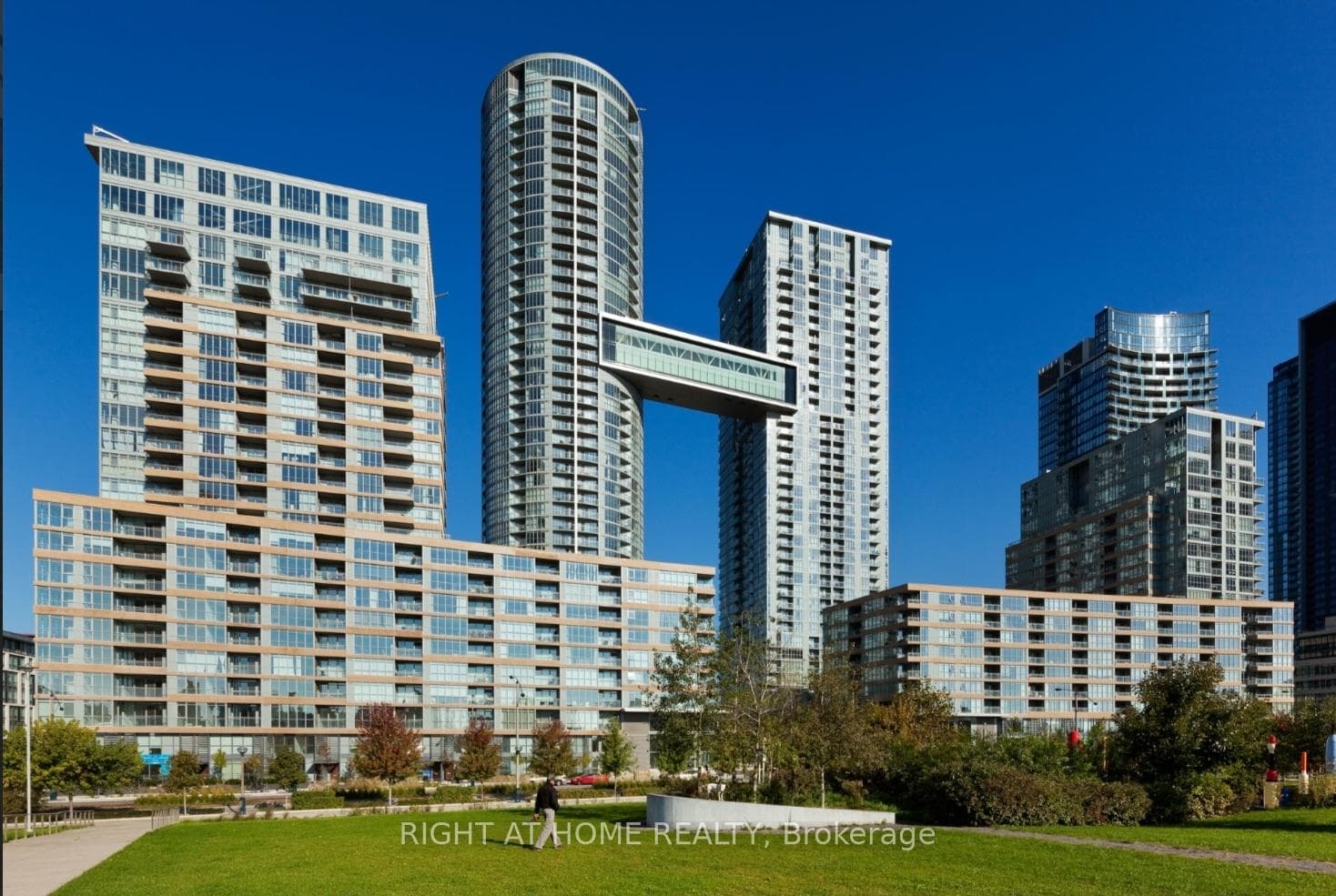 15 Iceboat Terrace Unit 2916, Downtown Toronto / Waterfront, ON M5V 4A5 - Photo 1