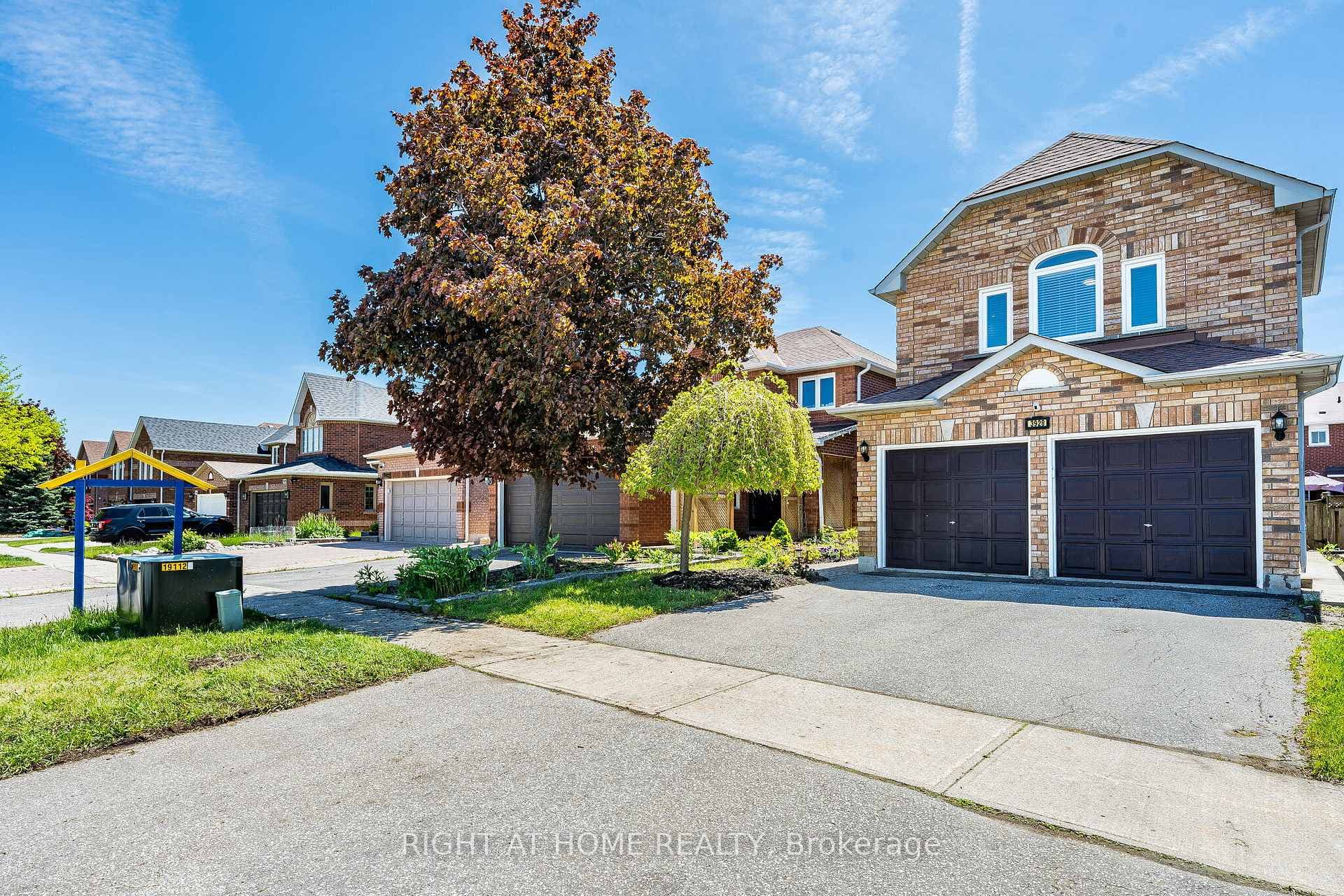 3928 Hazelridge Road, Mississauga, ON L5N 6Z4 - Photo 1