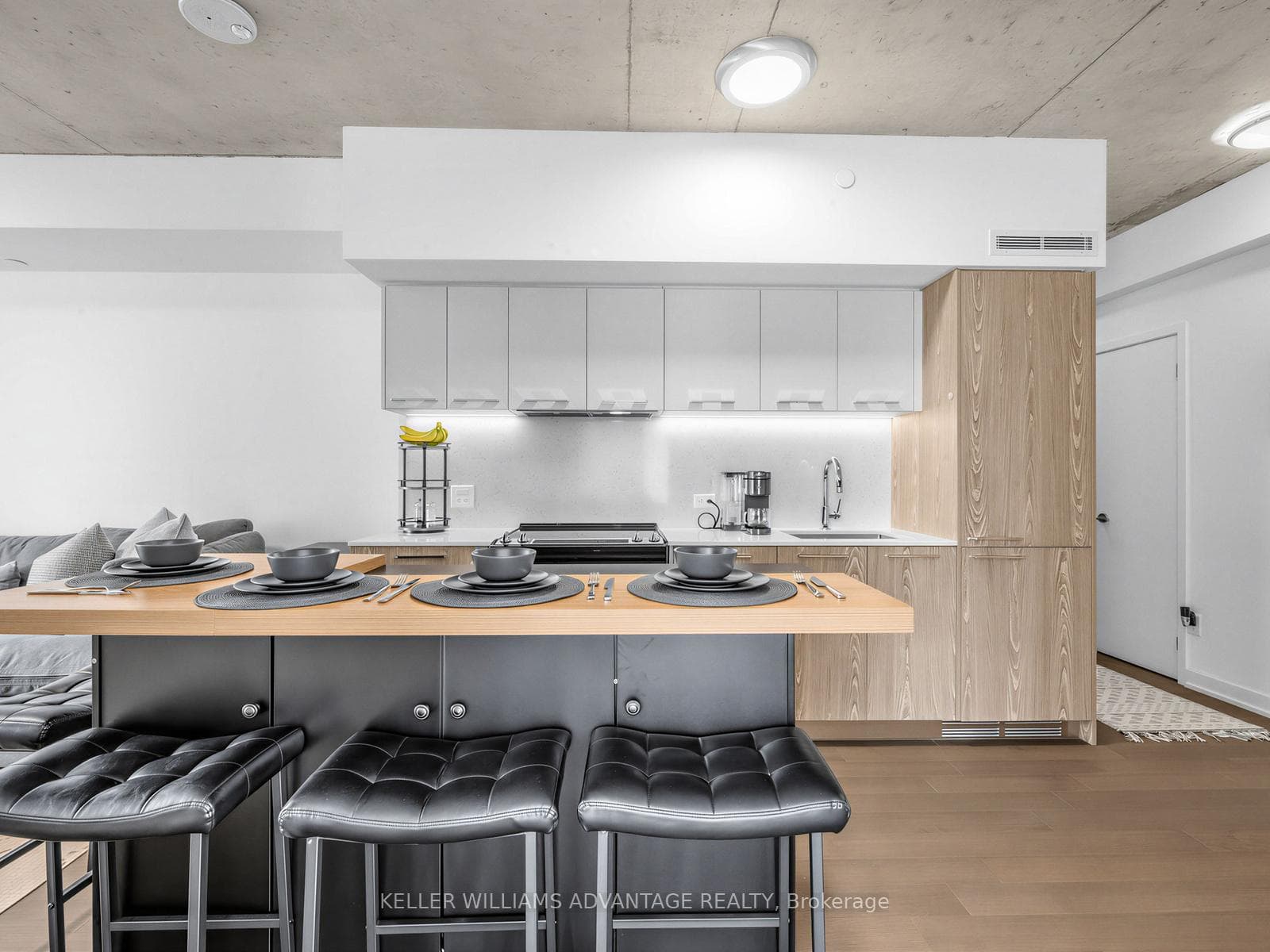 45 Baseball Place Unit 1002, Riverdale / Leslieville, ON M4M 0H1 - Photo 1