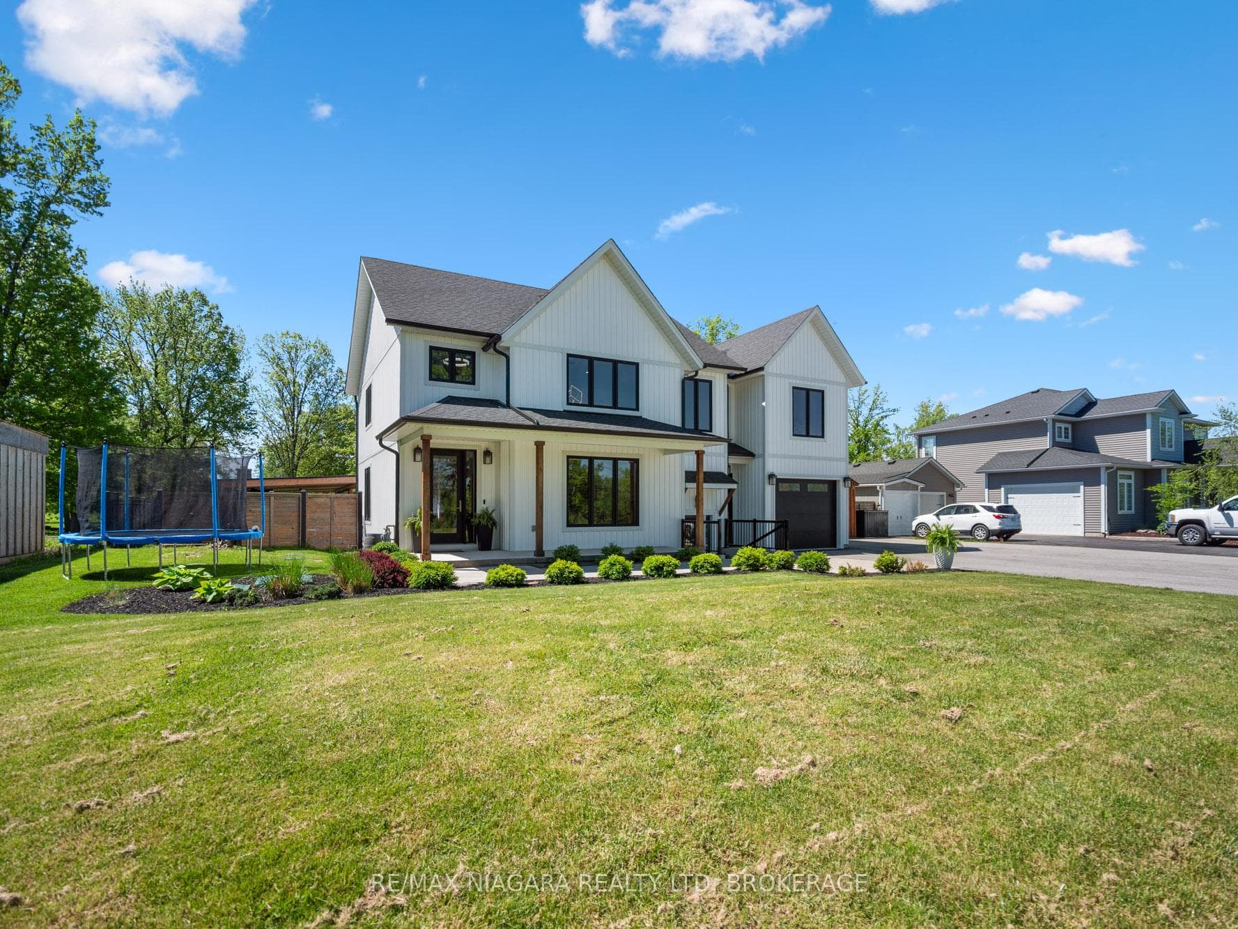 1623 Bertie Street, Fort Erie, ON L2A 5M4 - Photo 1