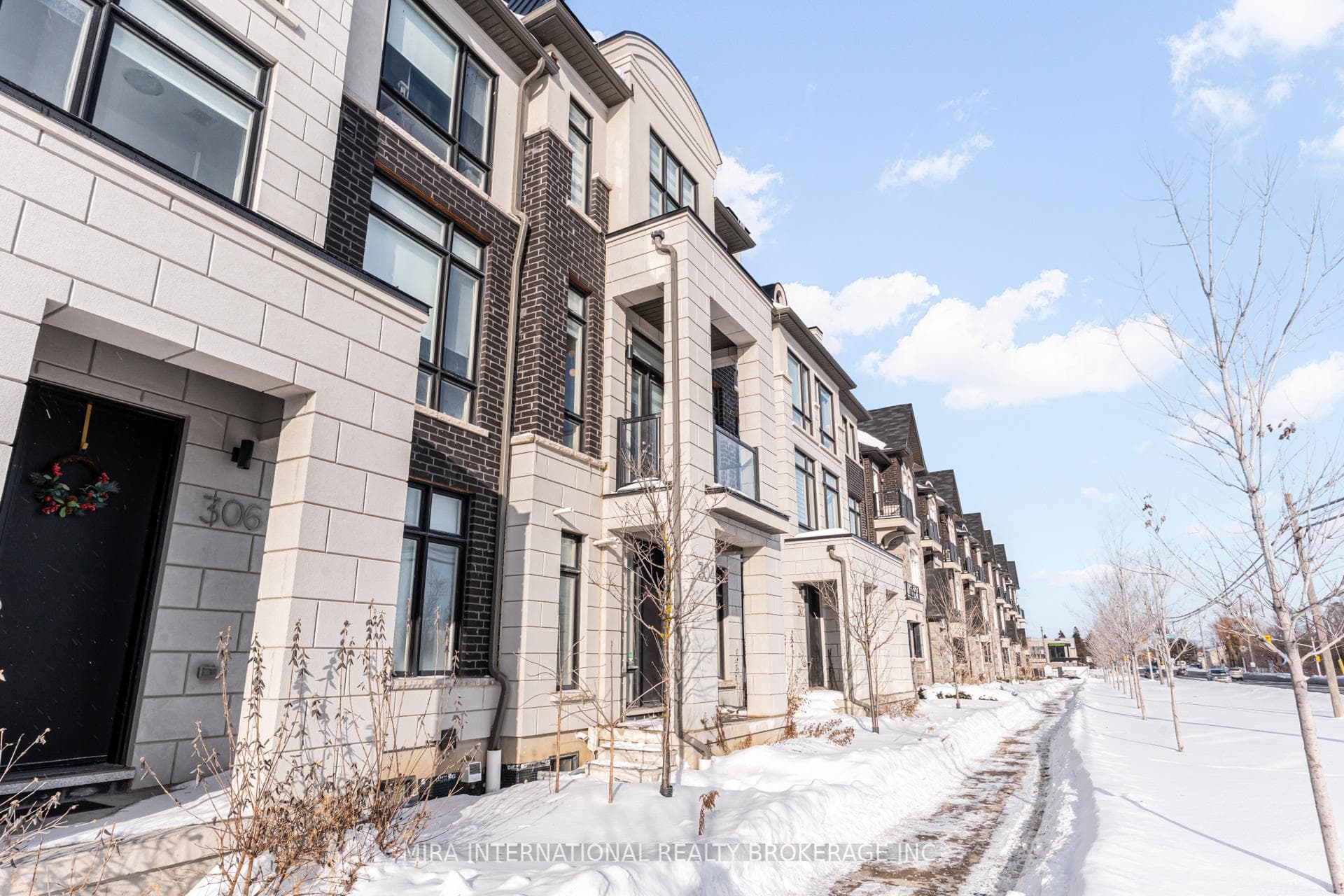 304 King Road, Richmond Hill, ON L4E 1H4 - Photo 1