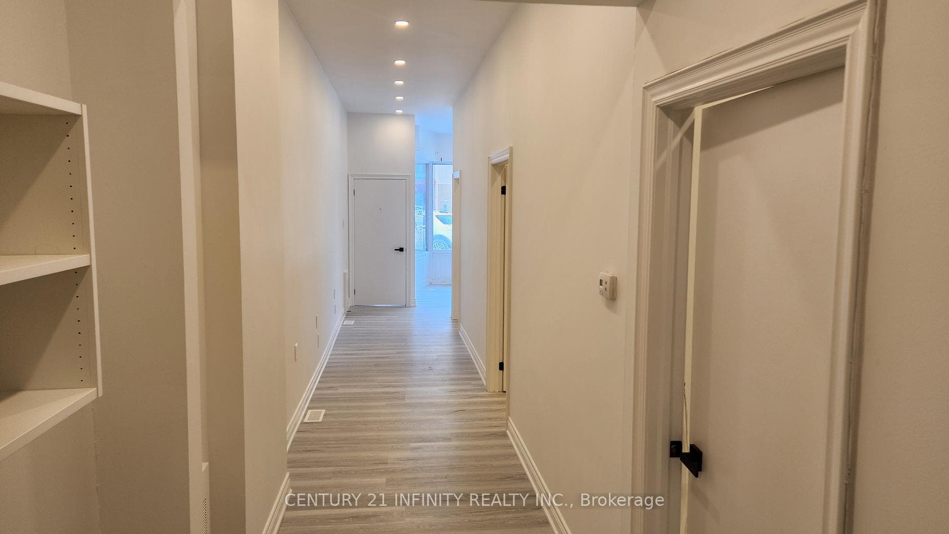 136 Simcoe Street, Oshawa, ON L1H 4G9 - Photo 1