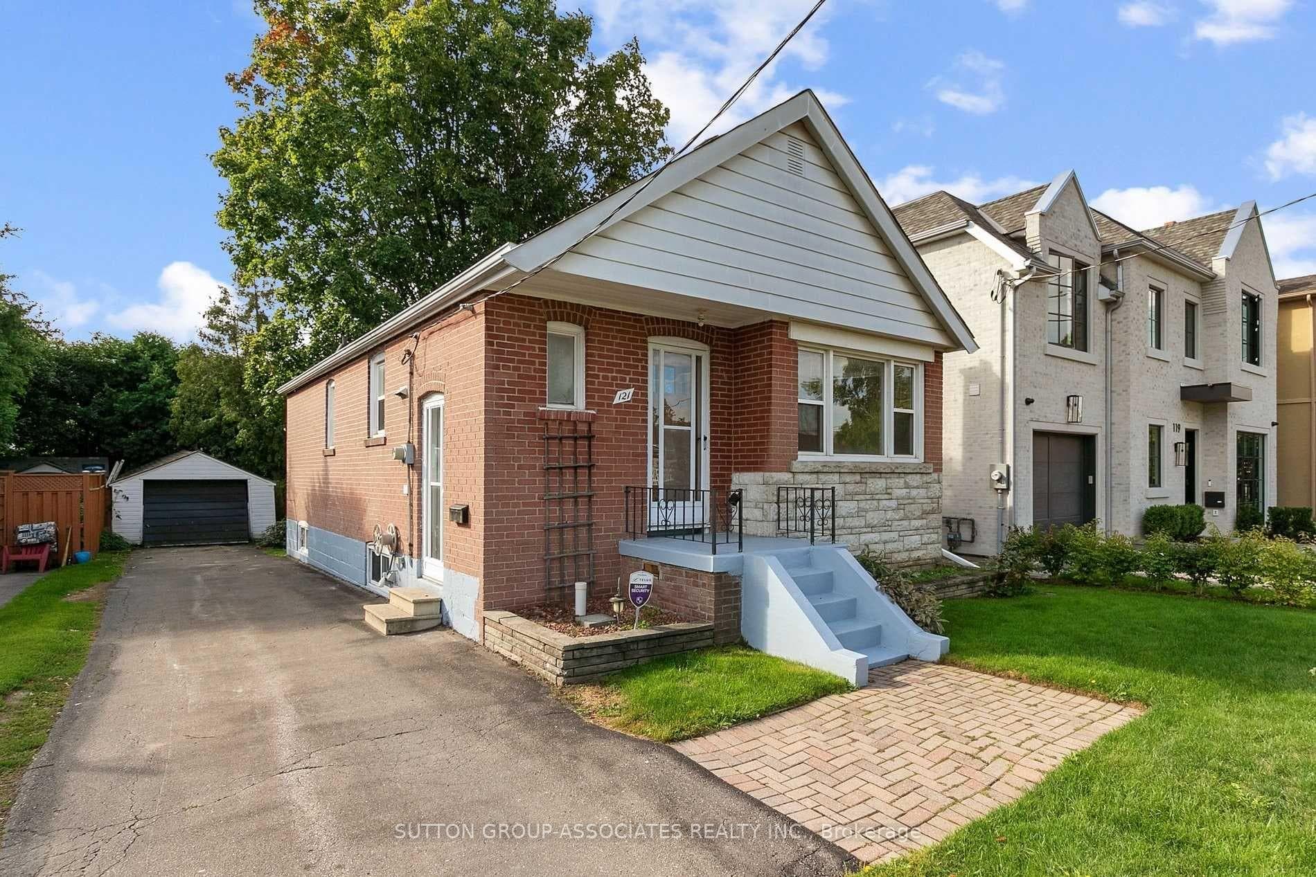 121 Yardley Avenue, Danforth / East York, ON M4B 2B3 - Photo 1