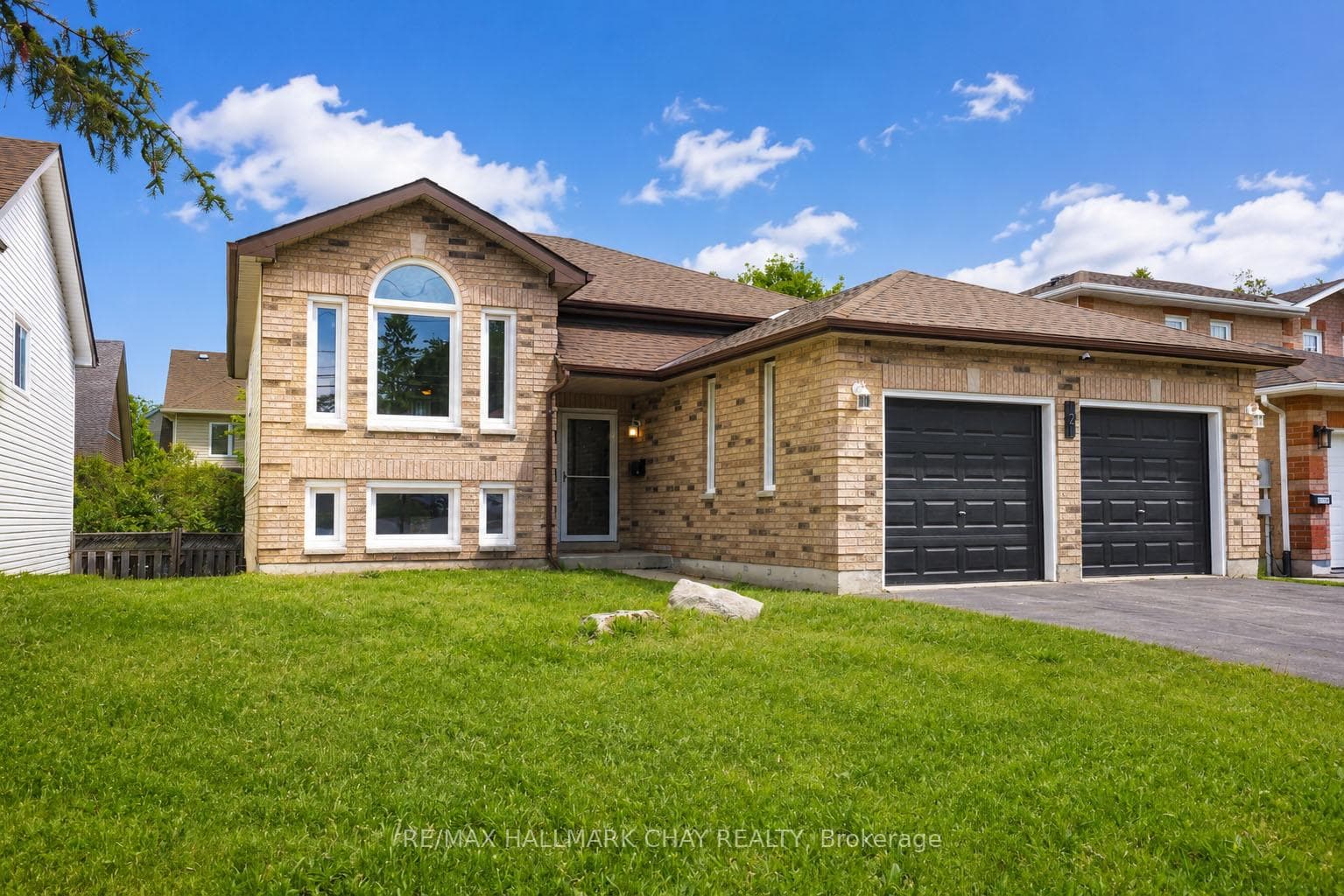 121 Huronia Road, Barrie, ON L4N 4G1 - Photo 1