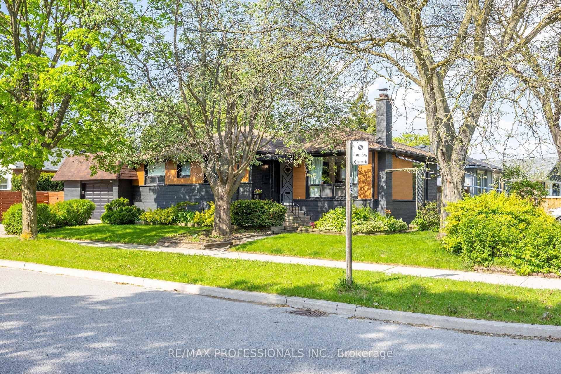 33 Brampton Road, Toronto W09