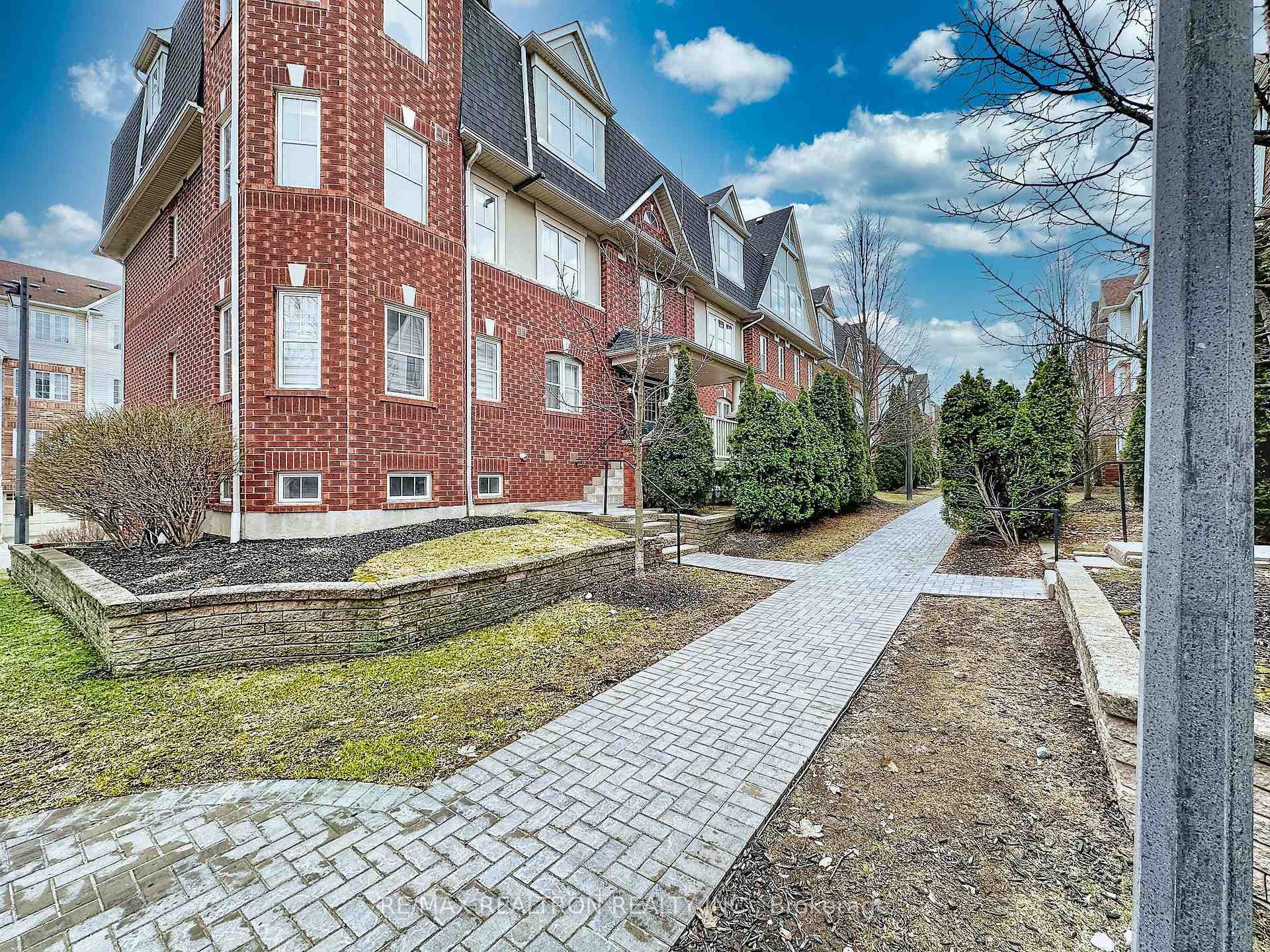 750 Neighbourhood Circle Unit 5, Mississauga, ON L5B 0B7 - Photo 1