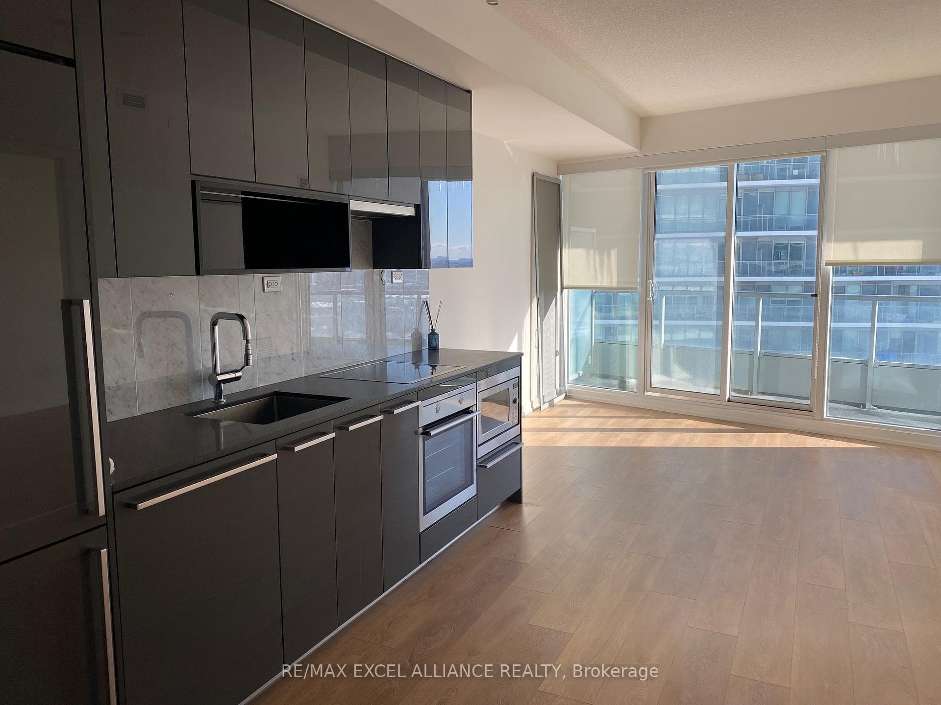 115 Mcmahon Drive Unit 2006, Hillcrest Village / Bayview Village, ON M2K 0E3 - Photo 1