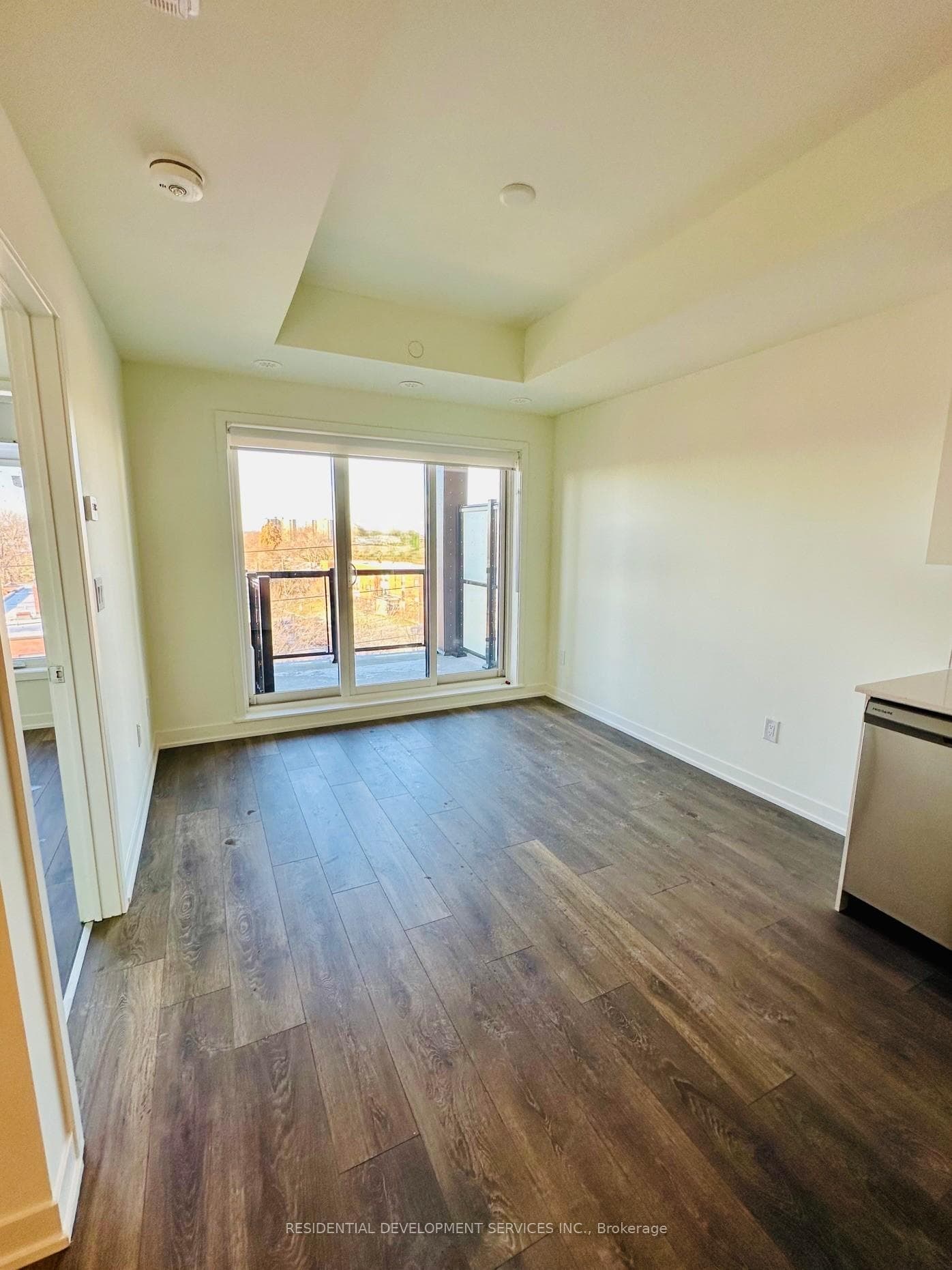 165 Canon Jackson Drive Unit 404, Toronto W04