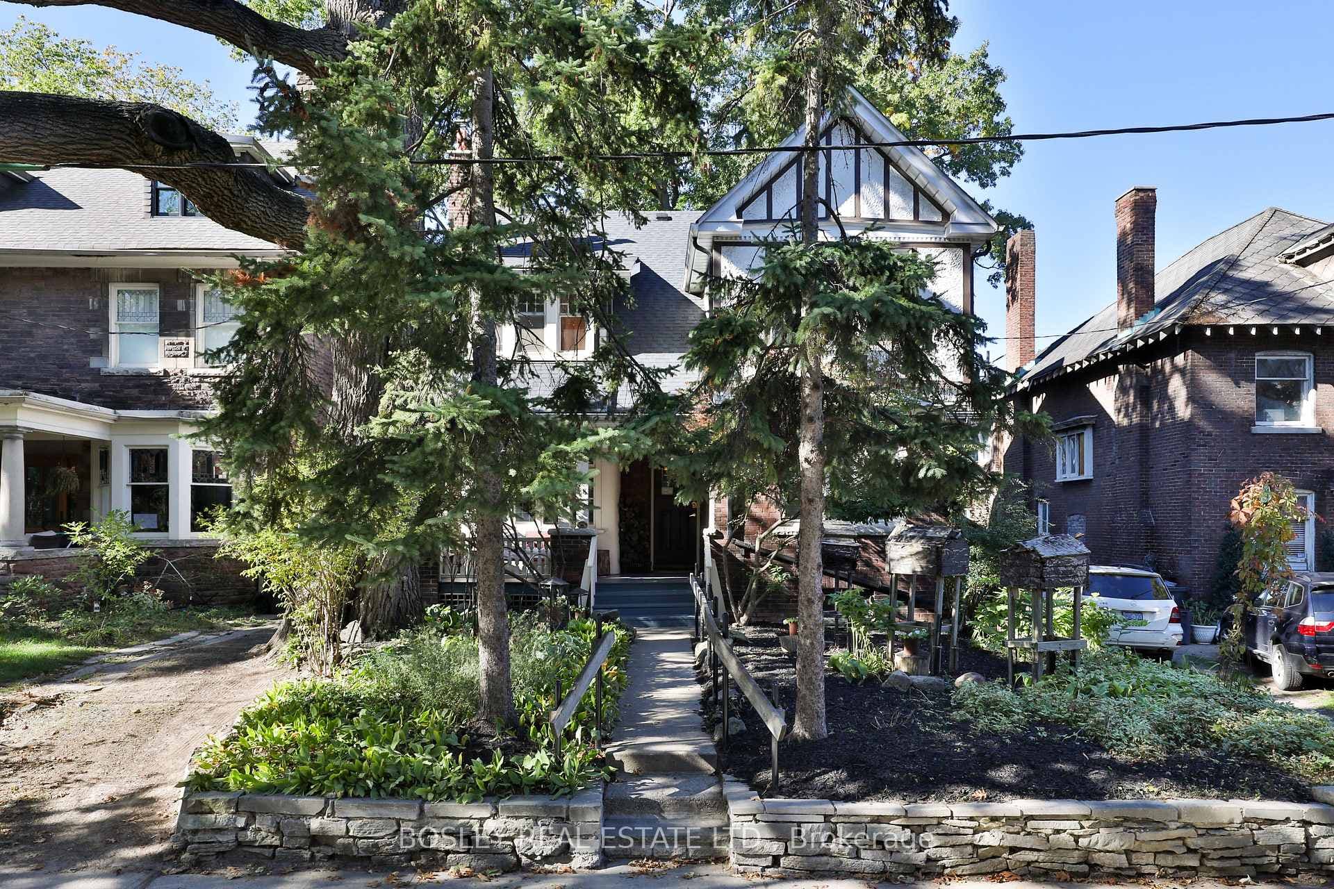 88 Indian Grove, High Park / Junction / Roncesvalles, ON M6R 2Y4 - Photo 1