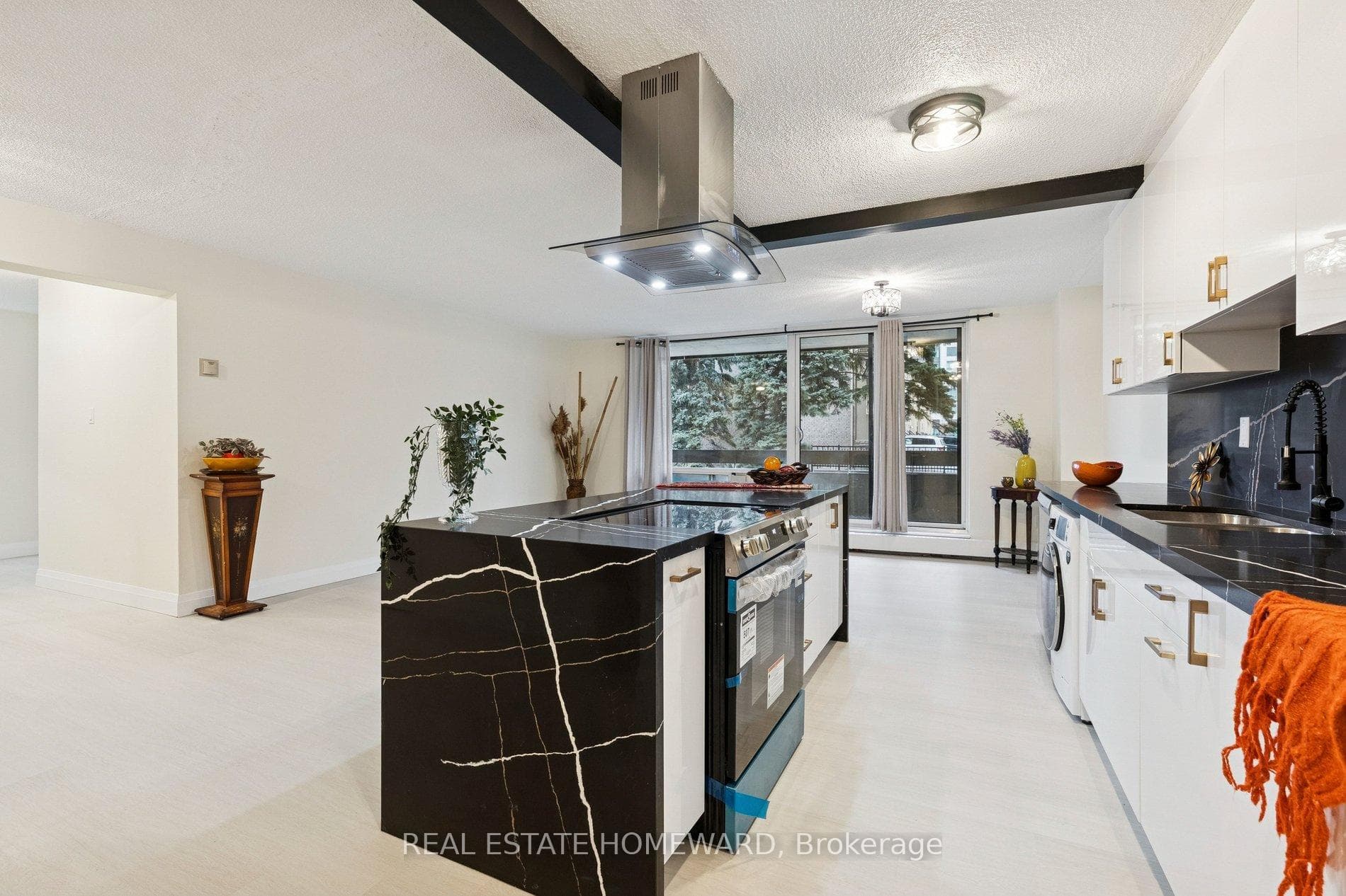 1210 Radom Street Unit 209, Pickering, ON L1W 2Z3 - Photo 1