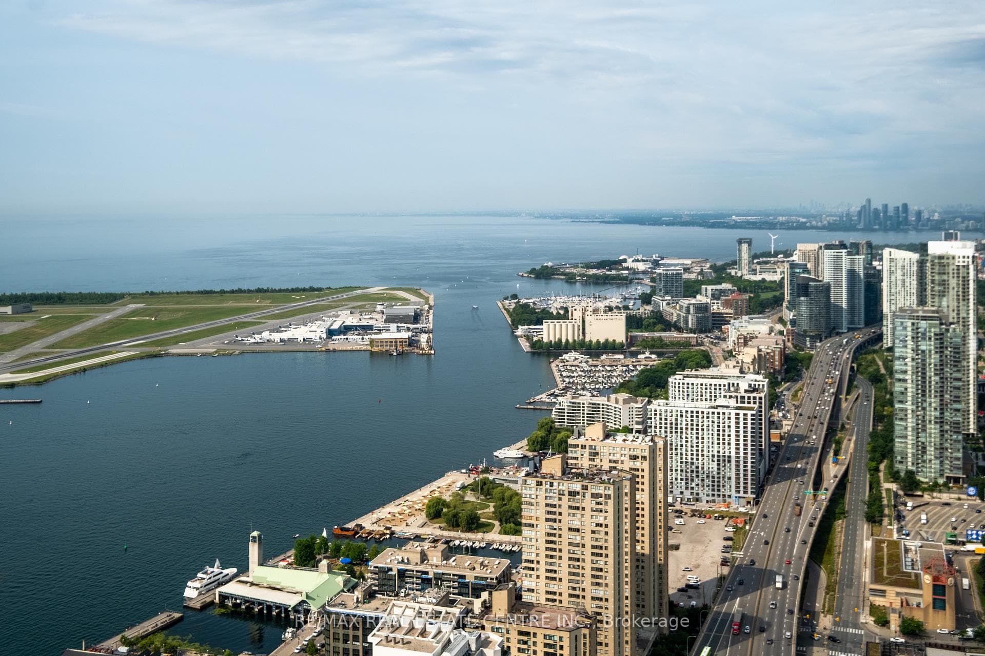 10 York Street Unit 6210, Downtown Toronto / Waterfront, ON M5J 2L9 - Photo 1