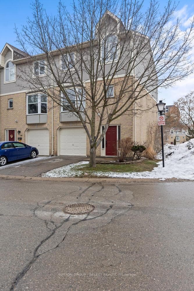 9 AILSA Place Unit 43, London South, ON N5Z 4Z6 - Photo 1