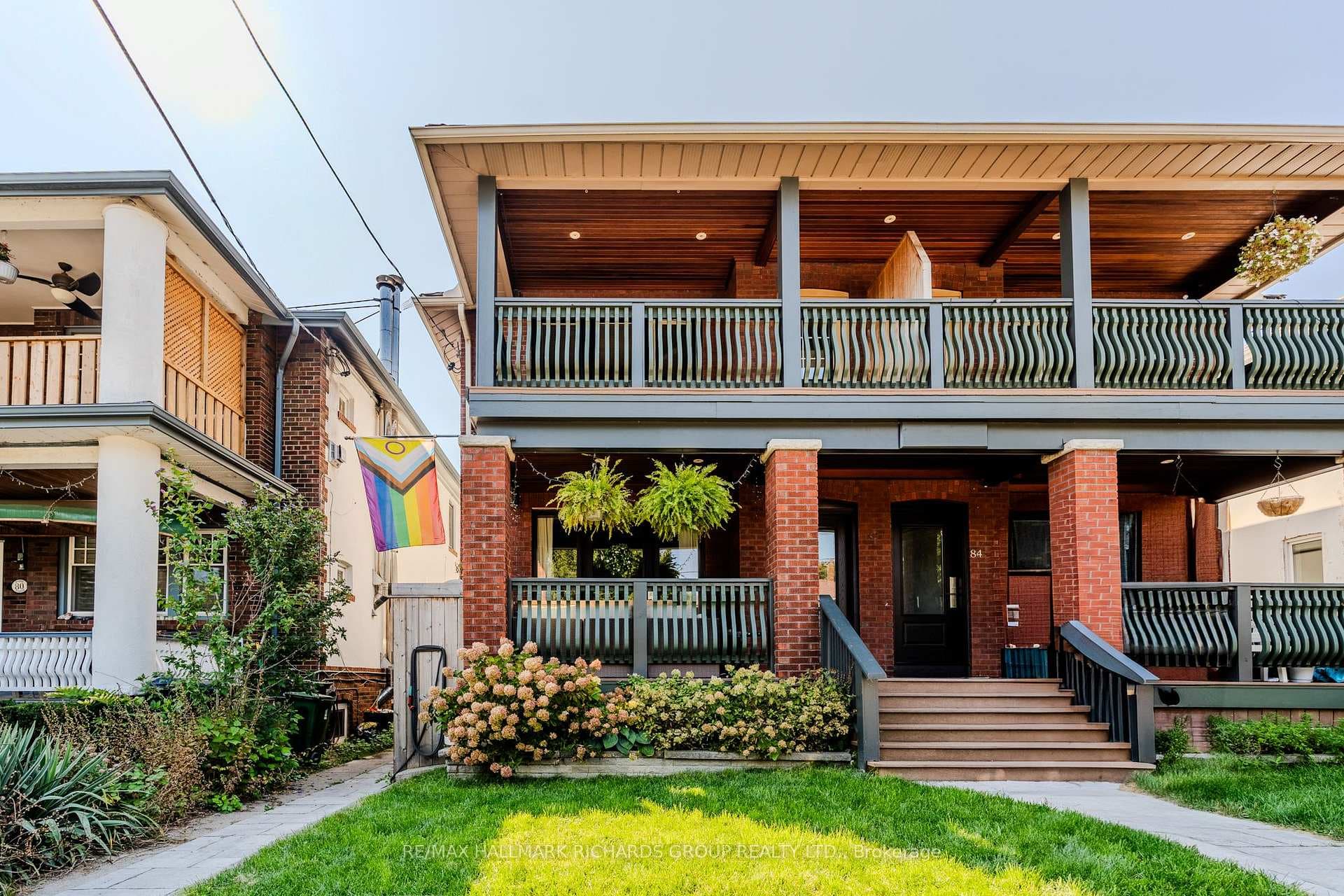 82 Wineva Avenue Unit Upper, The Beaches / Upper Beaches, ON M4E 2T2 - Photo 1