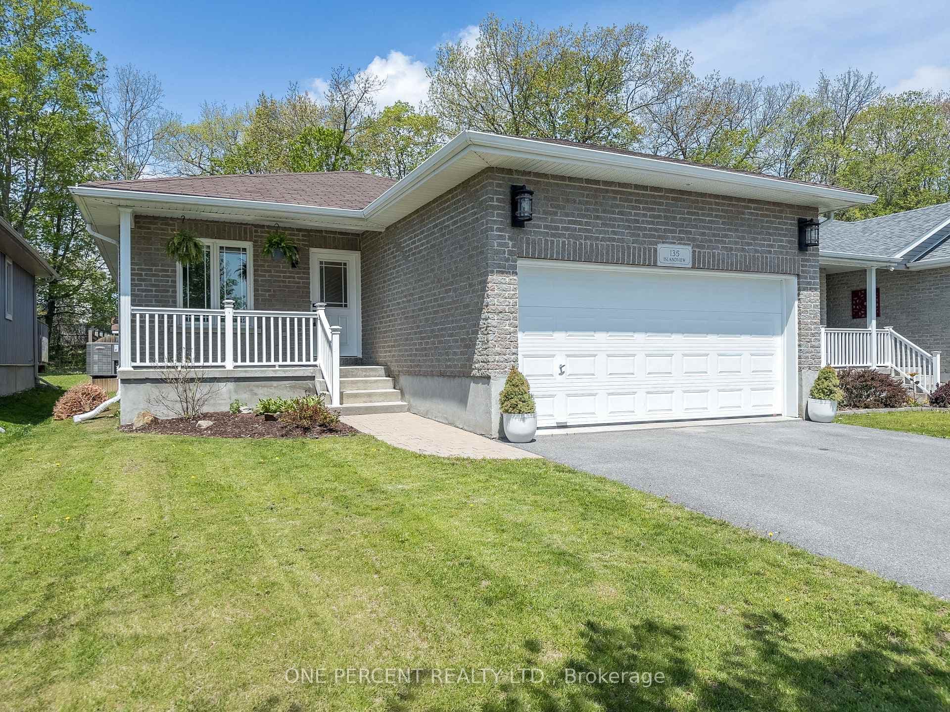 135 ISLANDVIEW Drive, Loyalist