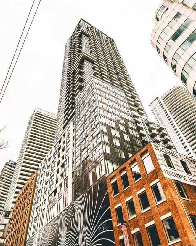 87 Peter Street Unit 1702, Downtown Toronto / Waterfront, ON M5V 0P1 - Photo 1