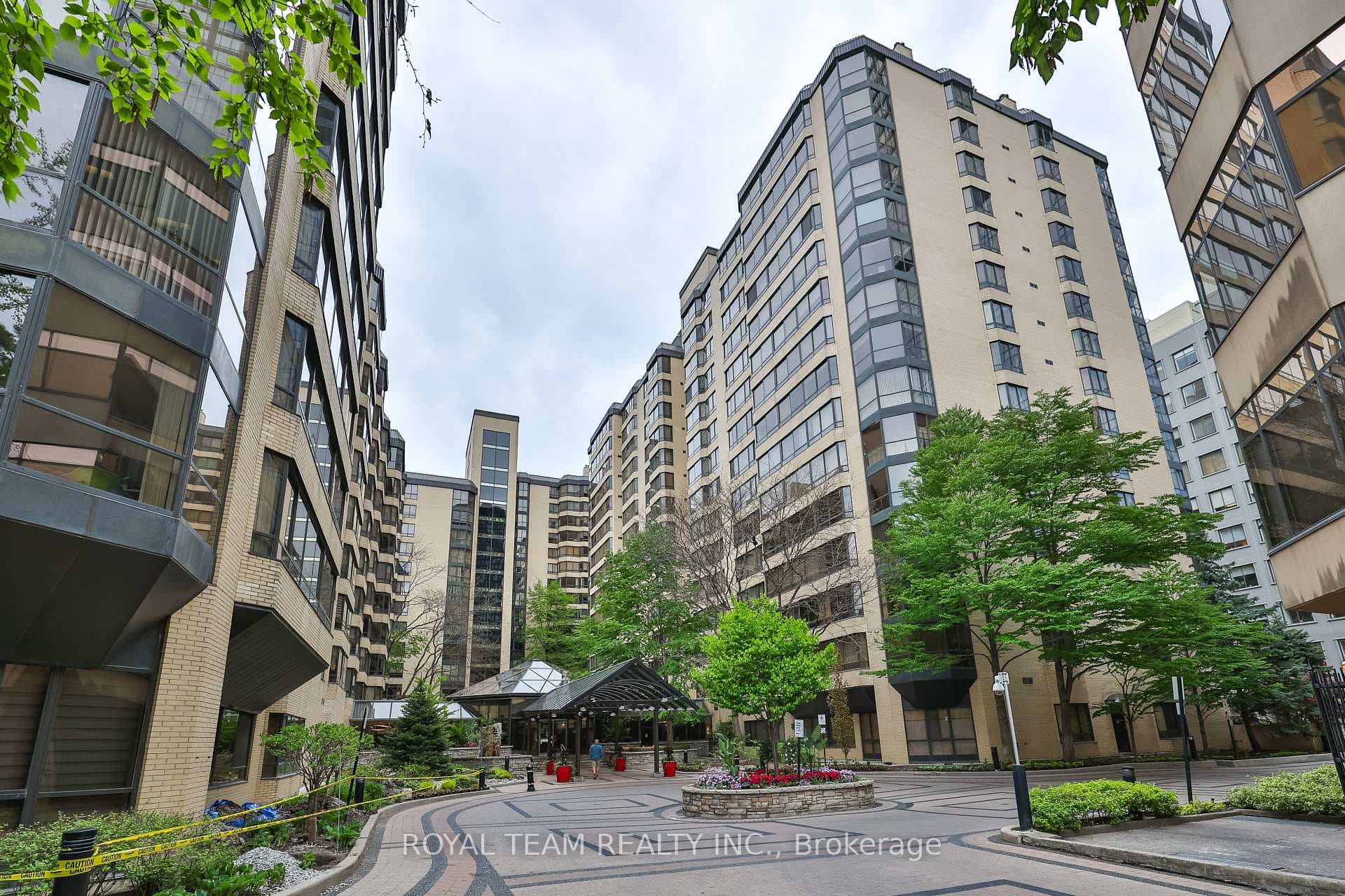211 Saint Patrick Street Unit C-PH 10, Toronto C01