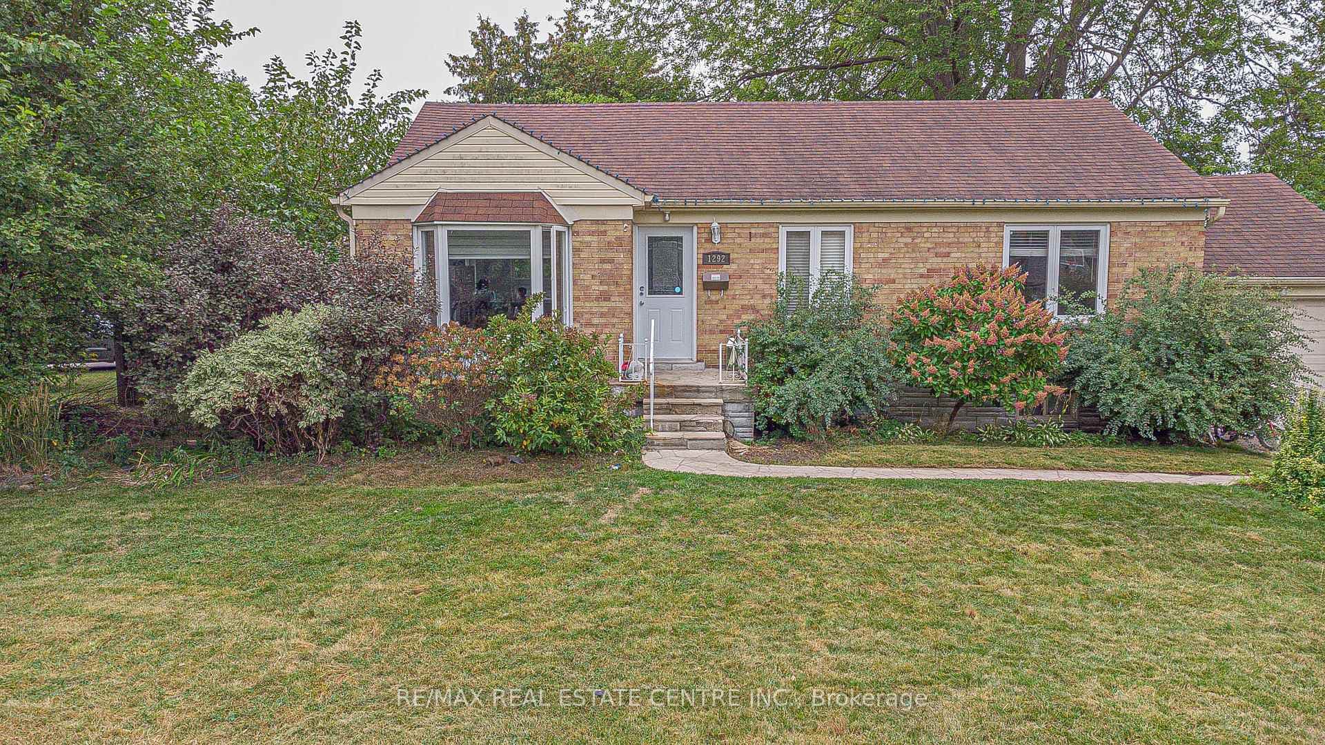 1292 Crossfield Bend, Mississauga, ON L5G 3P4 - Photo 1