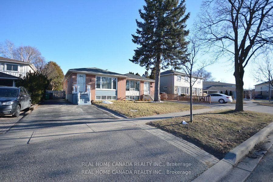 1463 Glen Rutley Circle, Mississauga, ON L4X 1Z8 - Photo 1